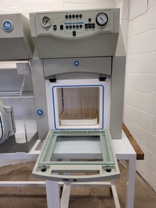 Thumbnail image of DW Scientific MACS-MG-1000 Anaerobic Workstation Laboratory Incubated Glovebox 