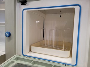 Thumbnail image of DW Scientific MACS-MG-1000 Anaerobic Workstation Laboratory Incubated Glovebox 