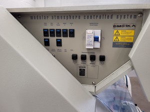 Thumbnail image of DW Scientific MACS-MG-1000 Anaerobic Workstation Laboratory Incubated Glovebox 