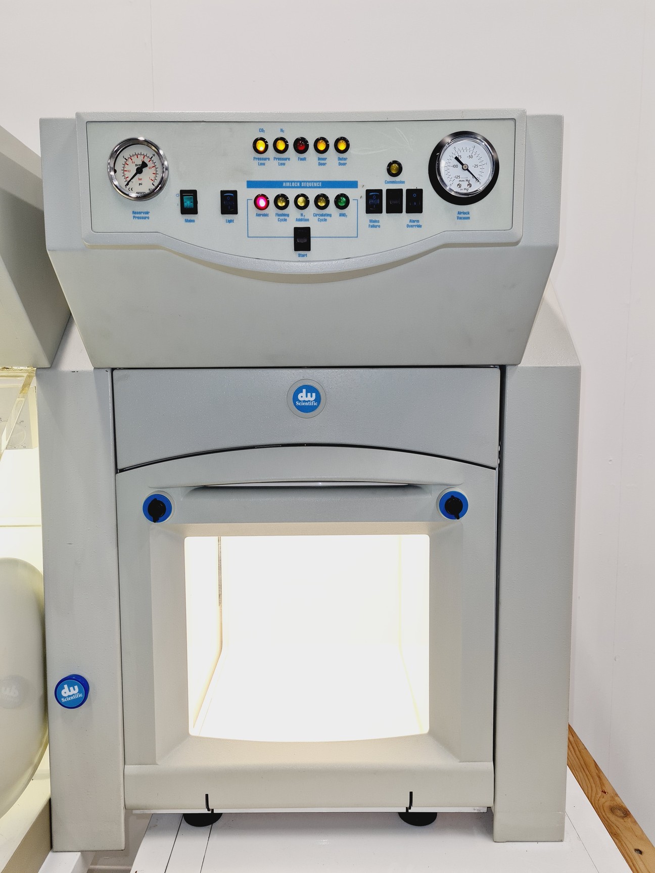 Image of DW Scientific MACS-MG-1000 Anaerobic Workstation Laboratory Incubated Glovebox 