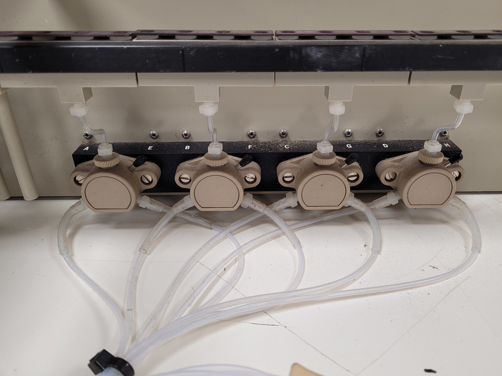 Image of Gilson Aspec XL4  HPLC System - 305 Pump, 805 Manometric Module, 811C Mixer Lab