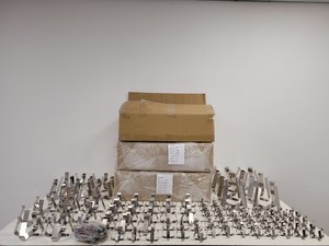 Thumbnail image of 3 x Boxes of Shaking Incubator Clamps - 125, 500ml - 1, 2, 4, 5 l - Lab