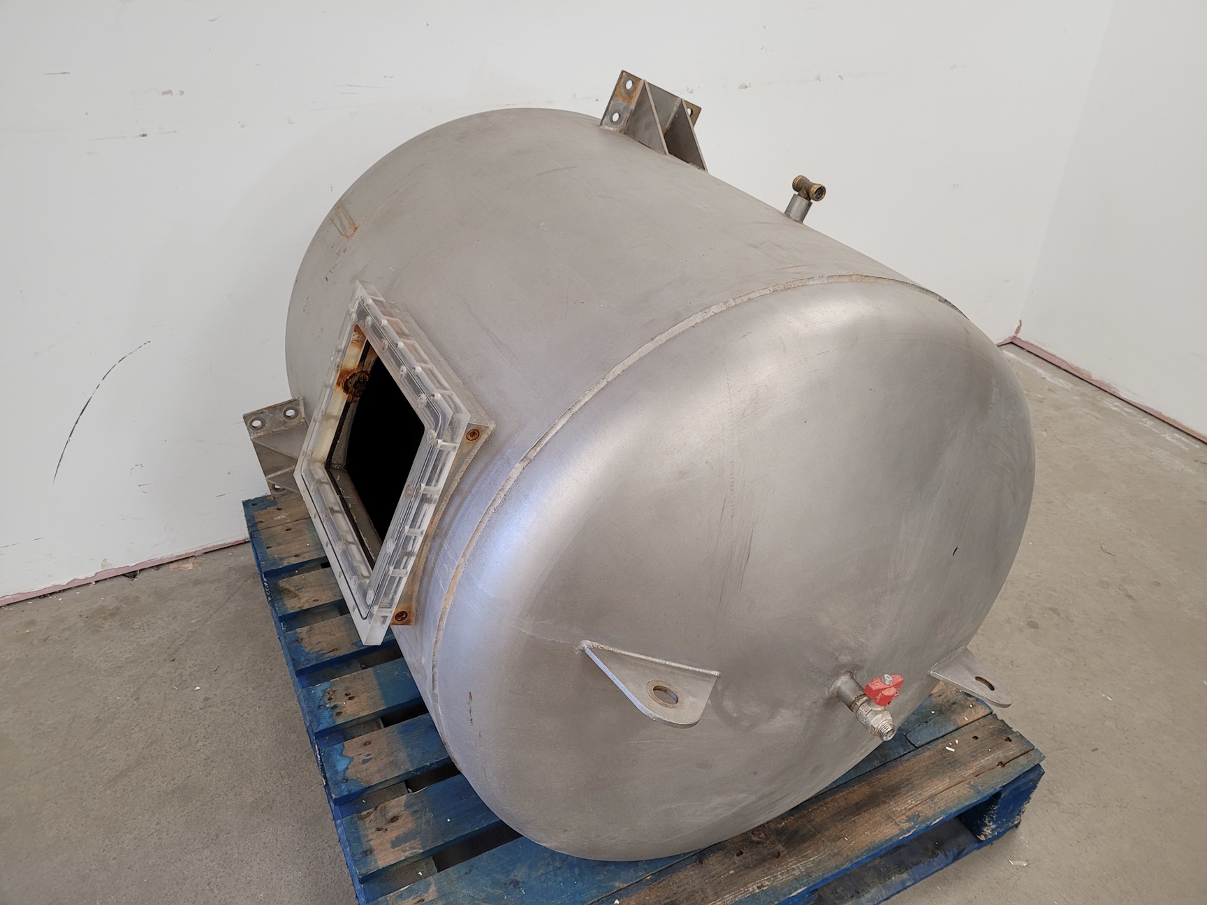 Image of 2 x Horizontal Pressure Tanks Material Lab
