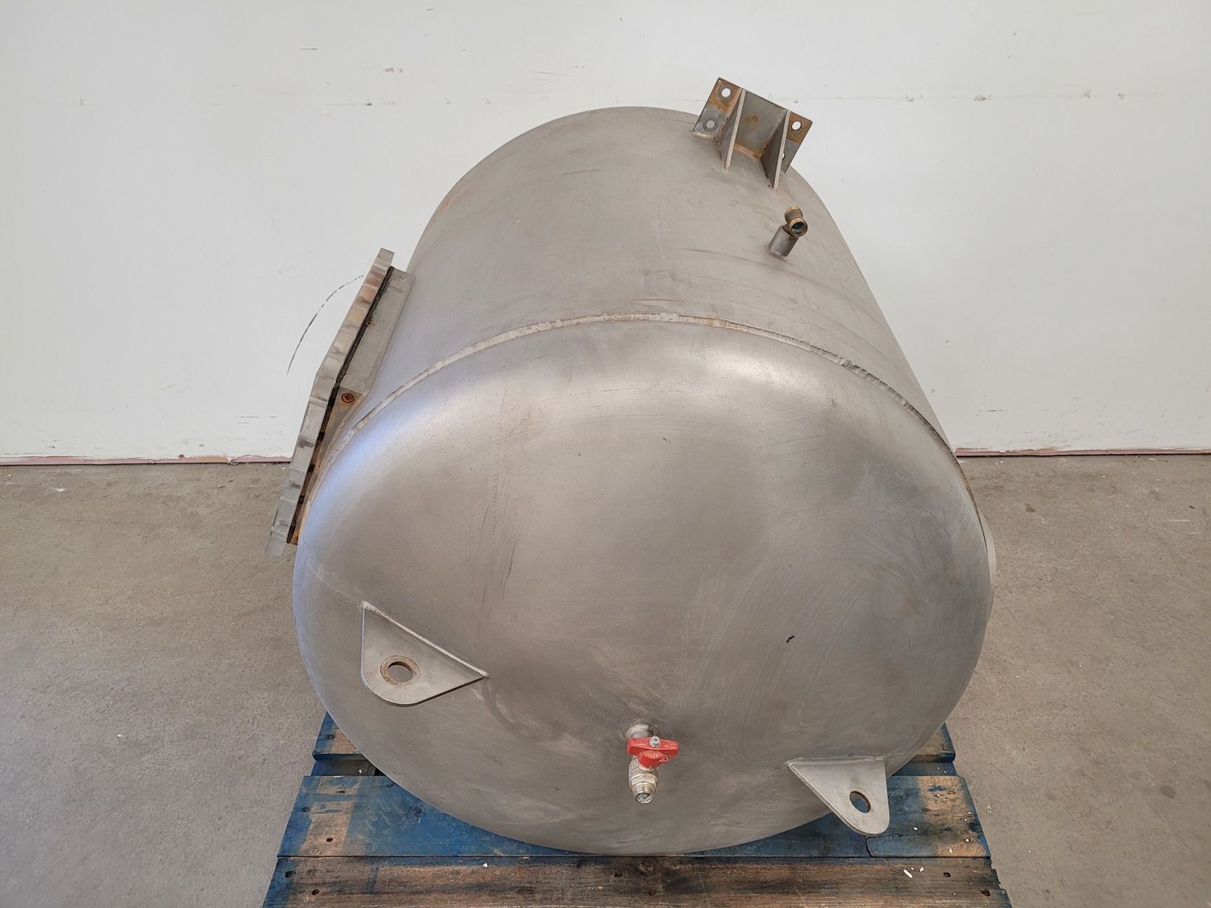 Image of 2 x Horizontal Pressure Tanks Material Lab