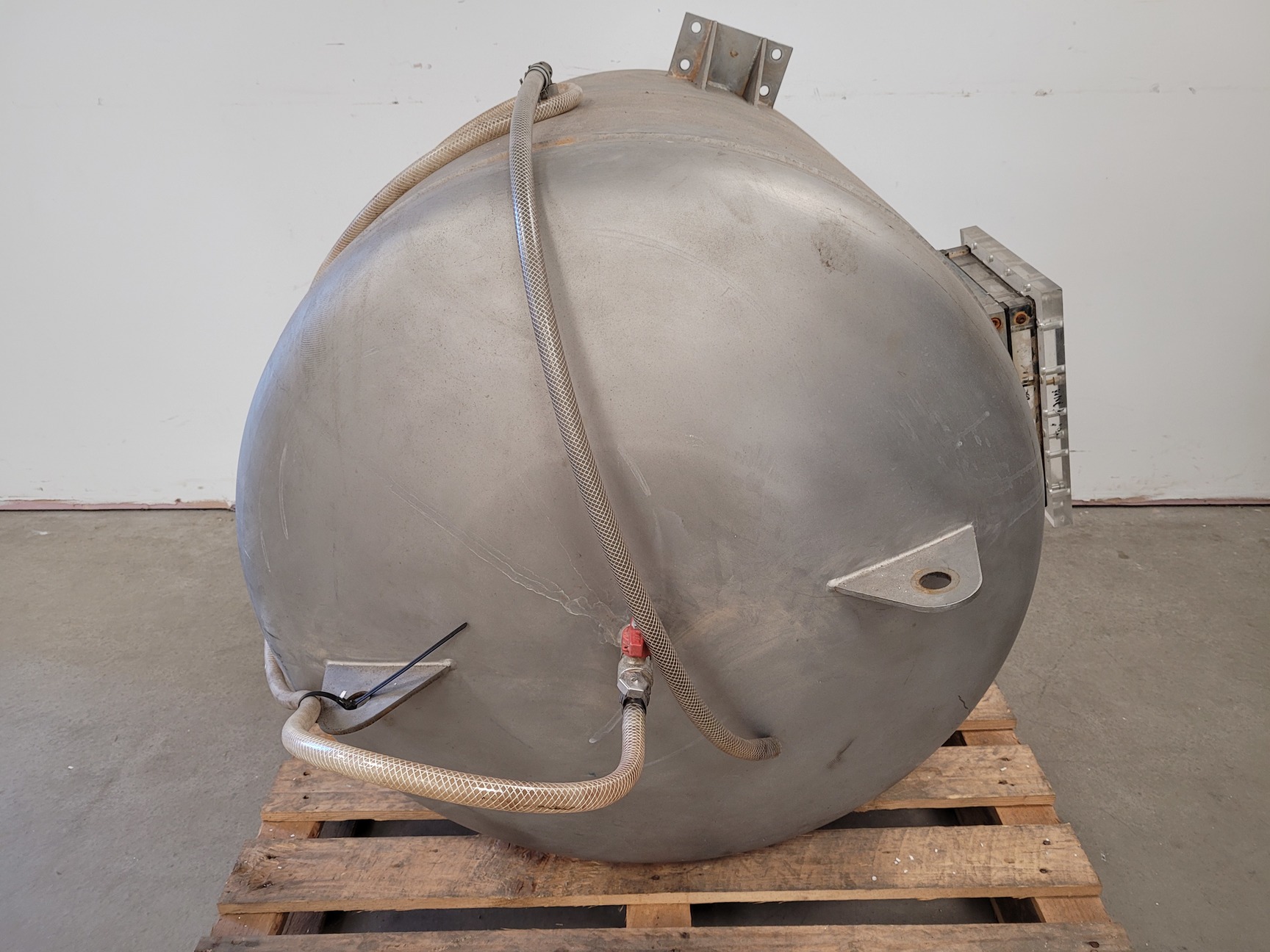 Image of 2 x Horizontal Pressure Tanks Material Lab