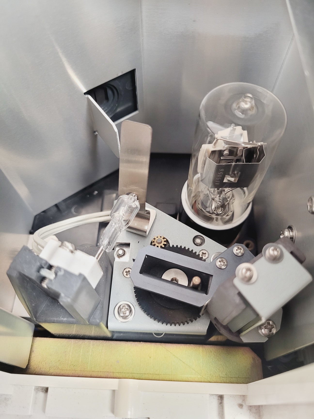 Image of Shimadzu Camlab UV-VIS Spectrophotometer  UVmini-1240  Cat no. 206-24000-38 Lab