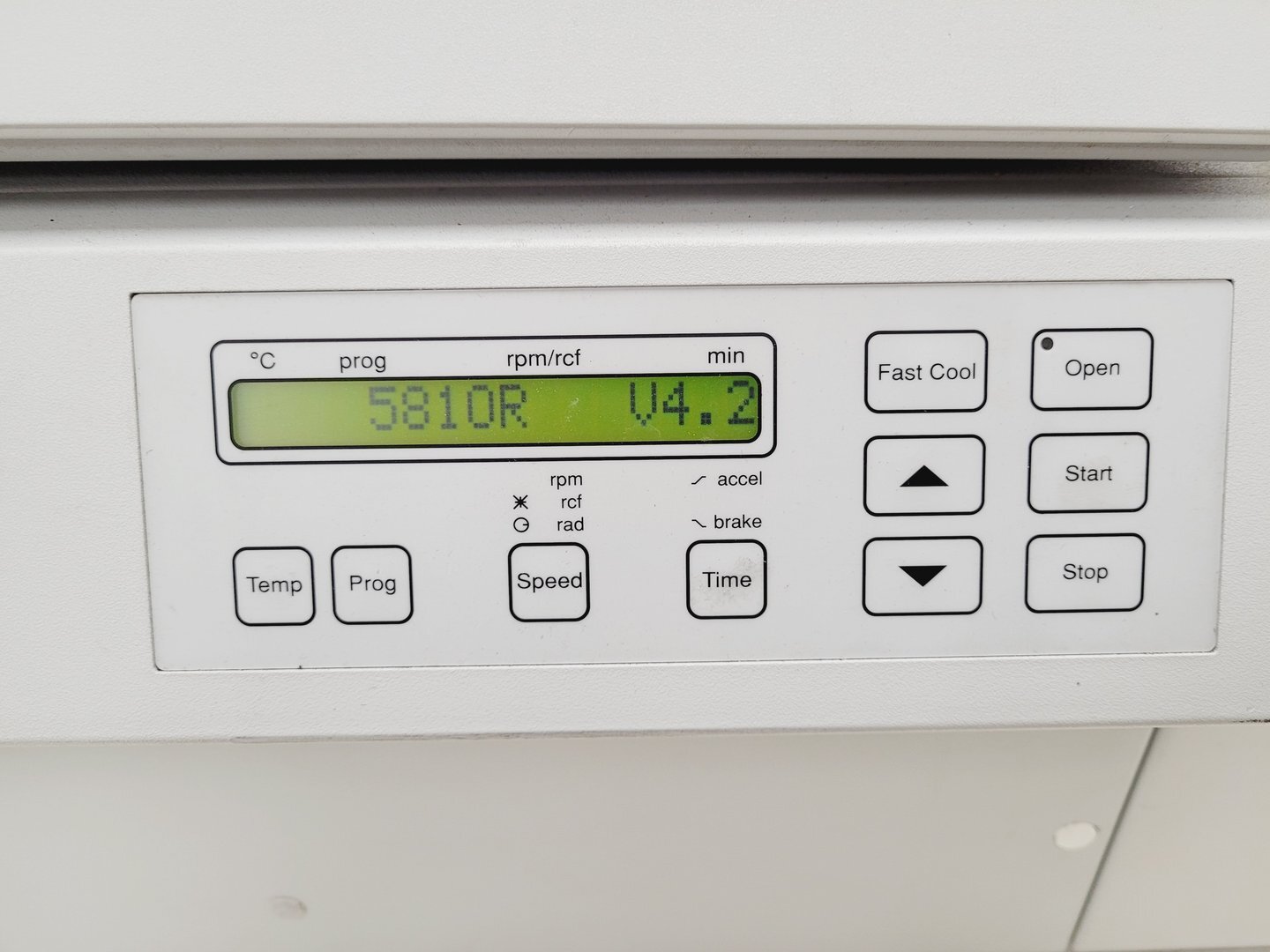 Image of Eppendorf 5810 R Refrigerated Laboratory Centrifuge w/ 4000rpm Rotor lab