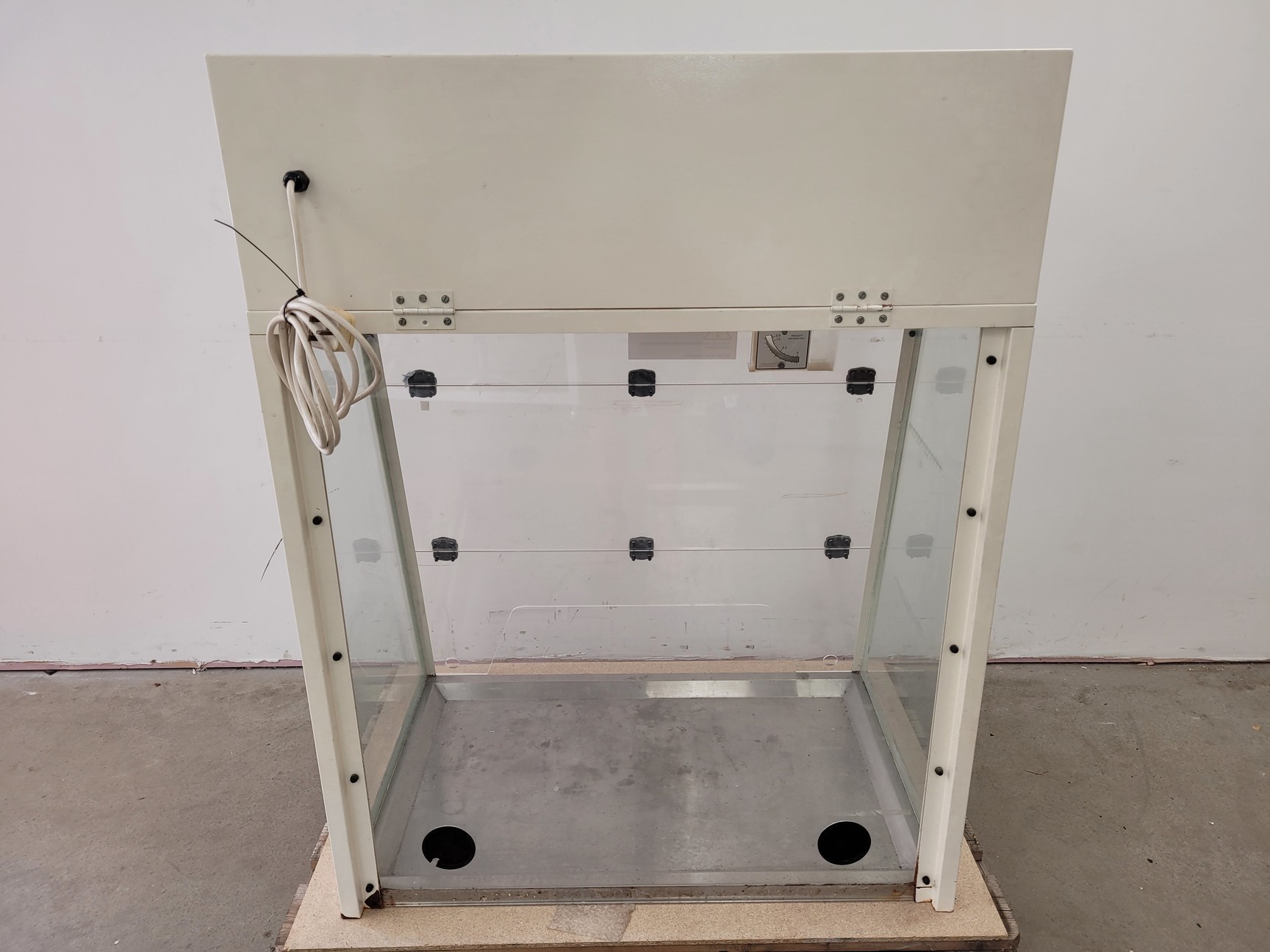 Image of Bigneat Fume Cupboard  Model - Filtair 1004BC Lab