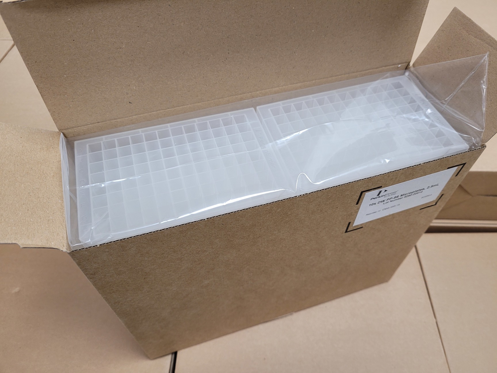 Image of 106 Boxes of Perkin Elmer 10 x DW PP-96 Microplates 2.5ml Lab