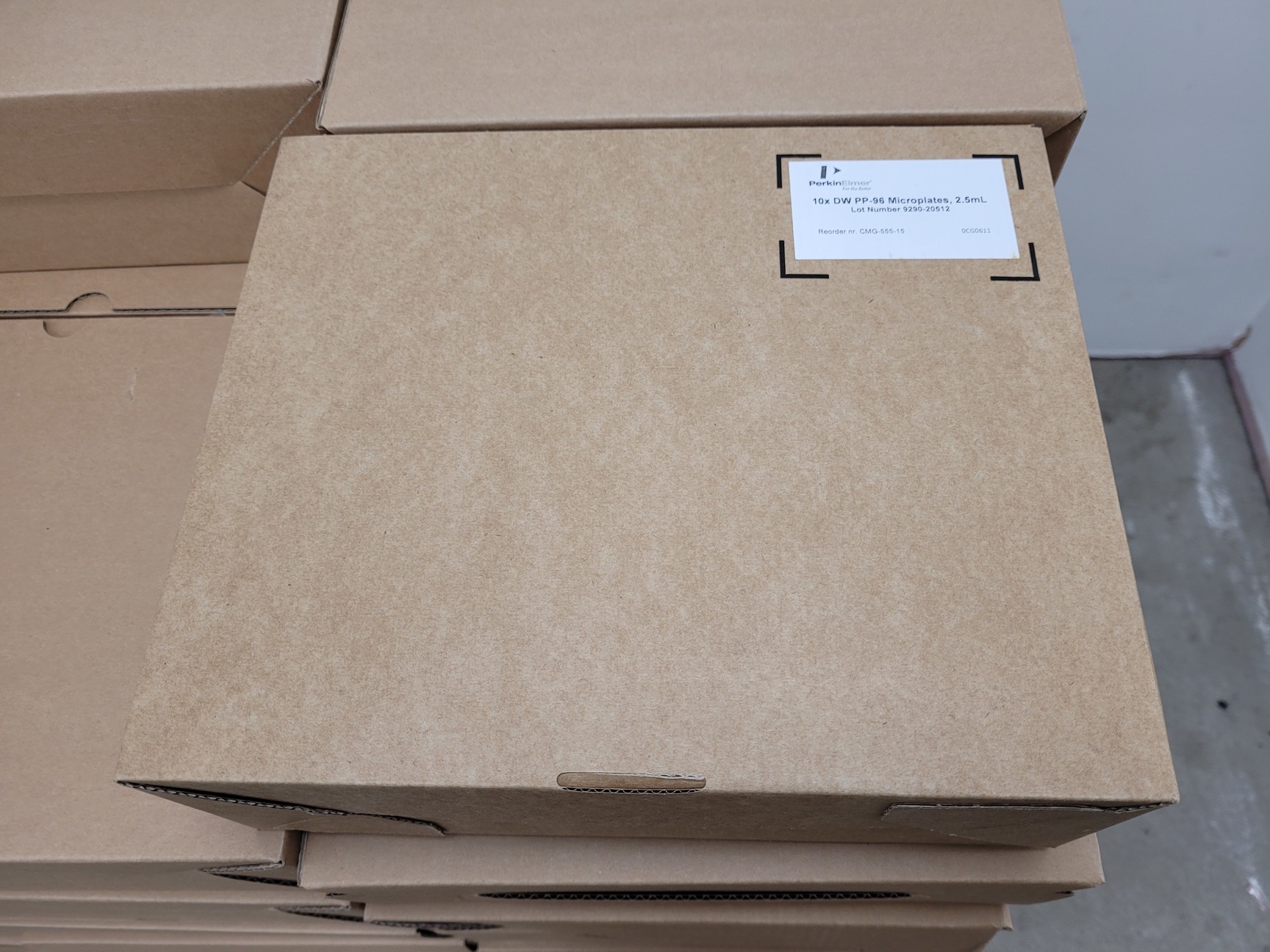 Image of 106 Boxes of Perkin Elmer 10 x DW PP-96 Microplates 2.5ml Lab