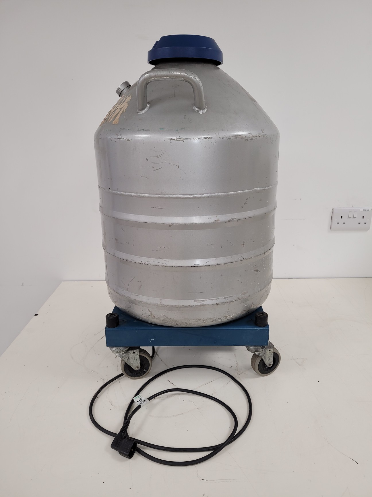 Image of Planer Biomed Kryo 10 Series Automated Laboratory Freezer Cryostat Lab