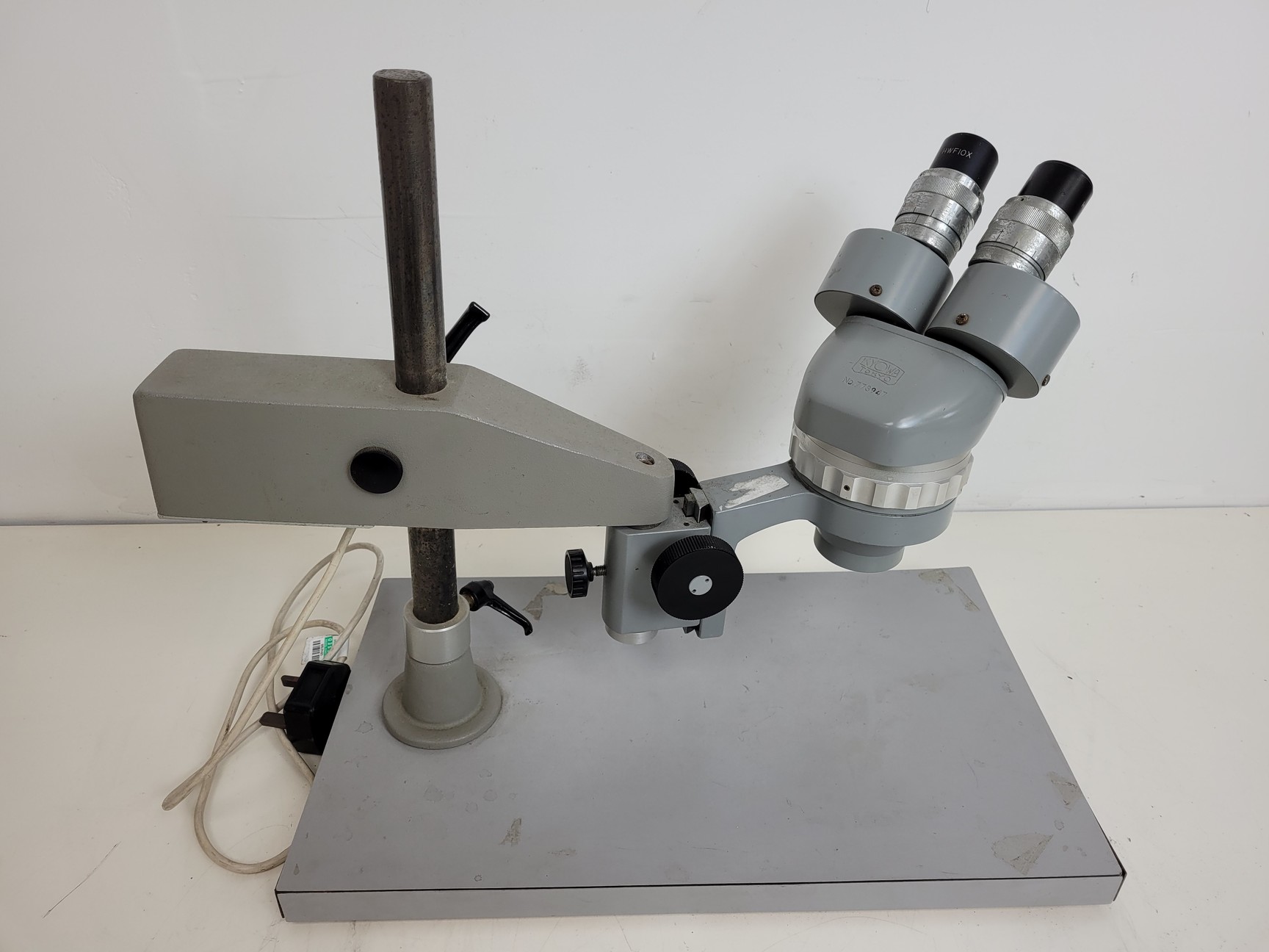 Image of Kyowa Tokyo Long-Arm Stereo Microscope Lab