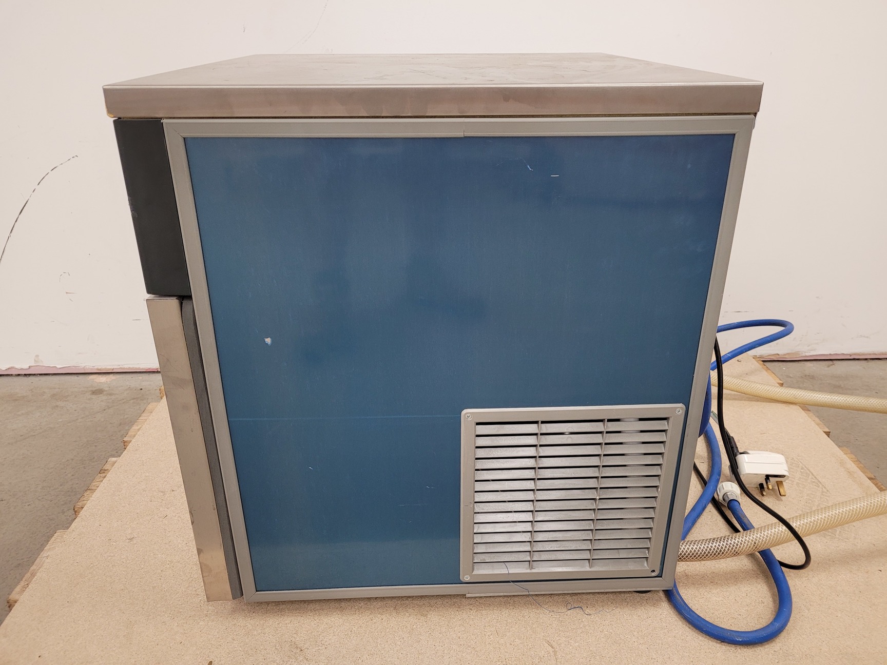 Image of Whirlpool Automatic Ice Maker Machine  Model - K10 Lab