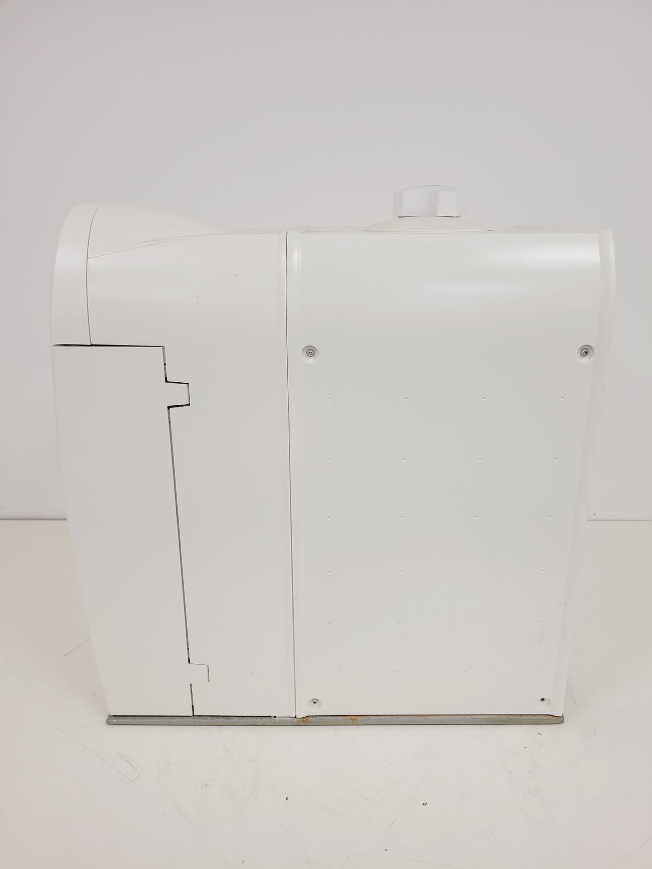 Image of Millipore Advantage 10 Water Purification System  CN ZRX0003T0 Lab
