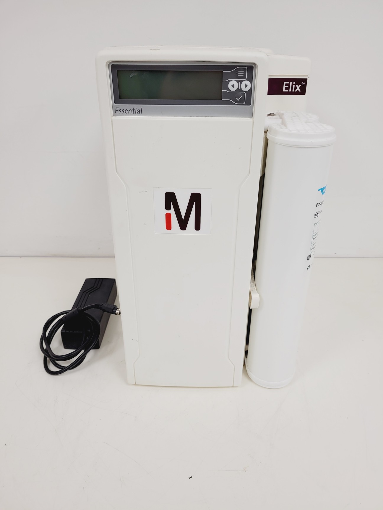 Image of Millipore Elix Essential 10 UV Water Purification System  Cat no. ZLXEV10WW Lab