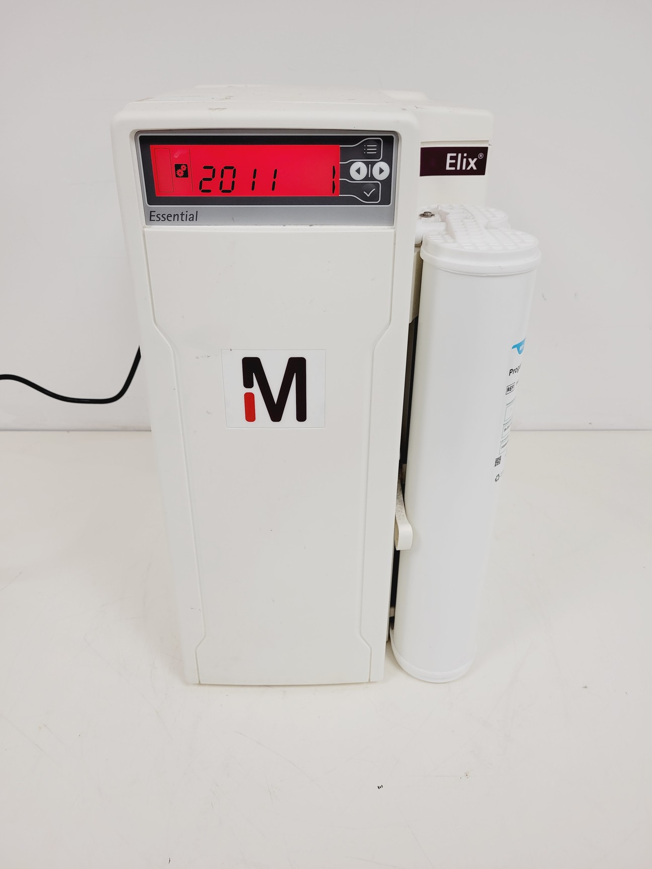 Image of Millipore Elix Essential 10 UV Water Purification System  Cat no. ZLXEV10WW Lab