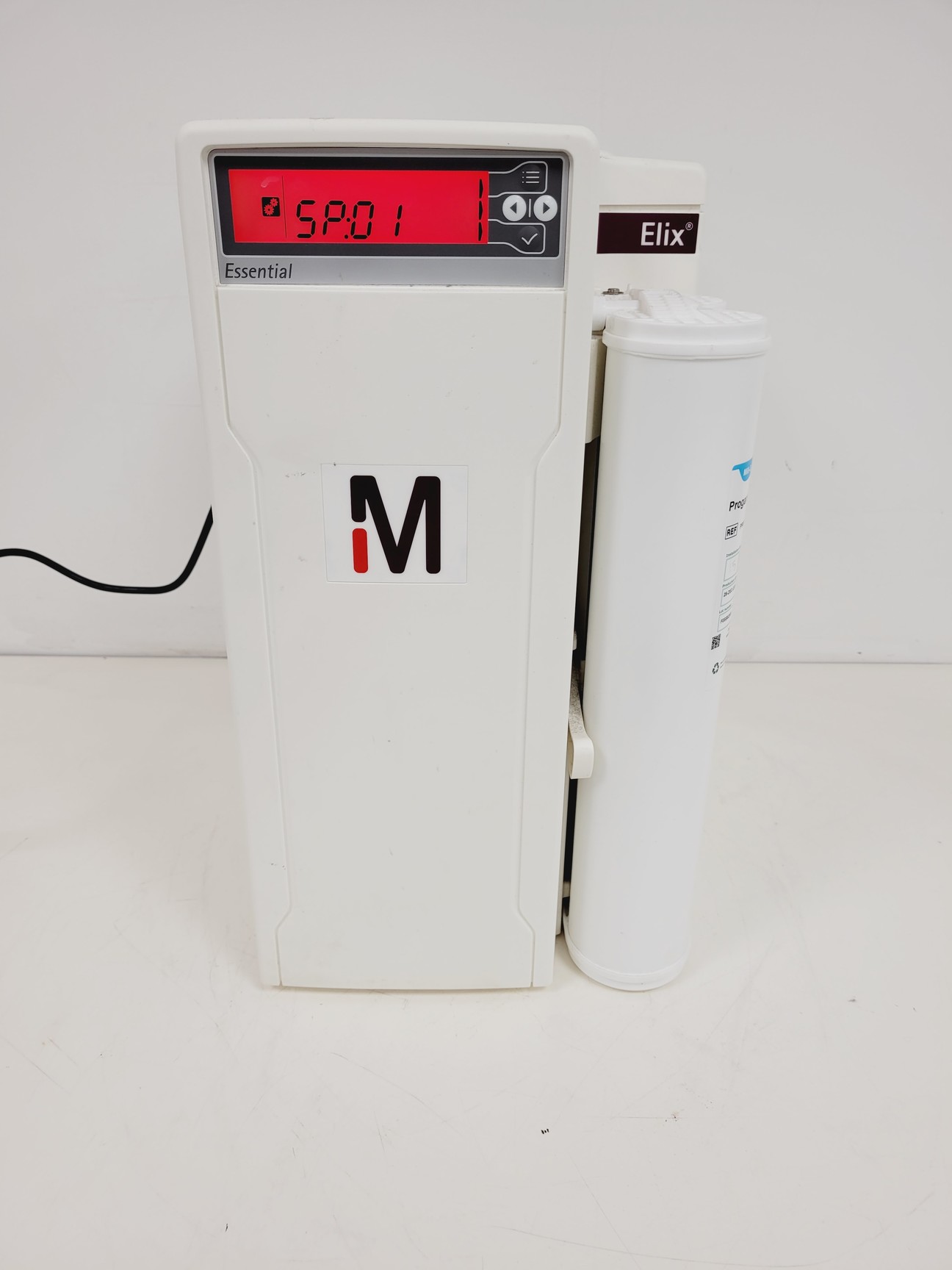 Image of Millipore Elix Essential 10 UV Water Purification System  Cat no. ZLXEV10WW Lab