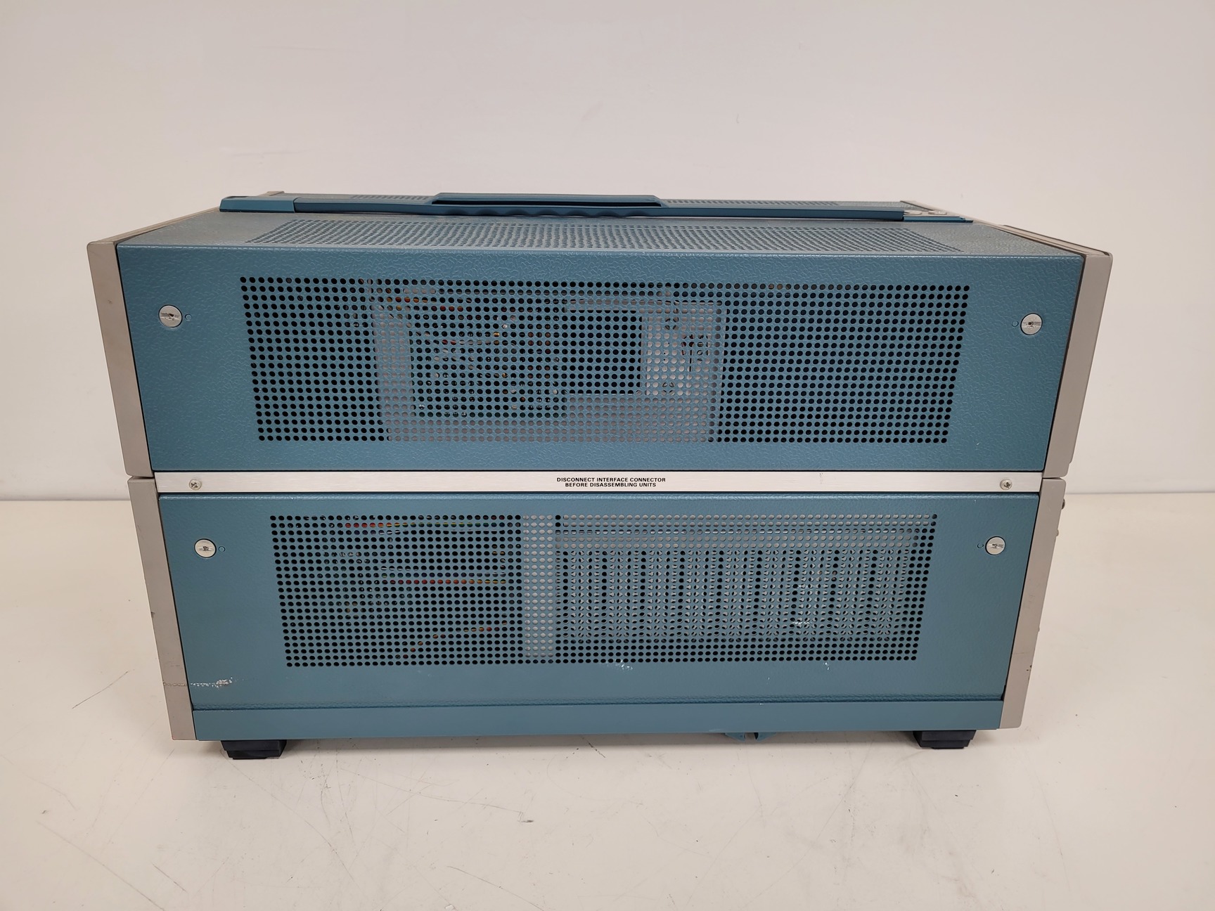 Image of Tektronix 7704 A Oscilloscope System Lab