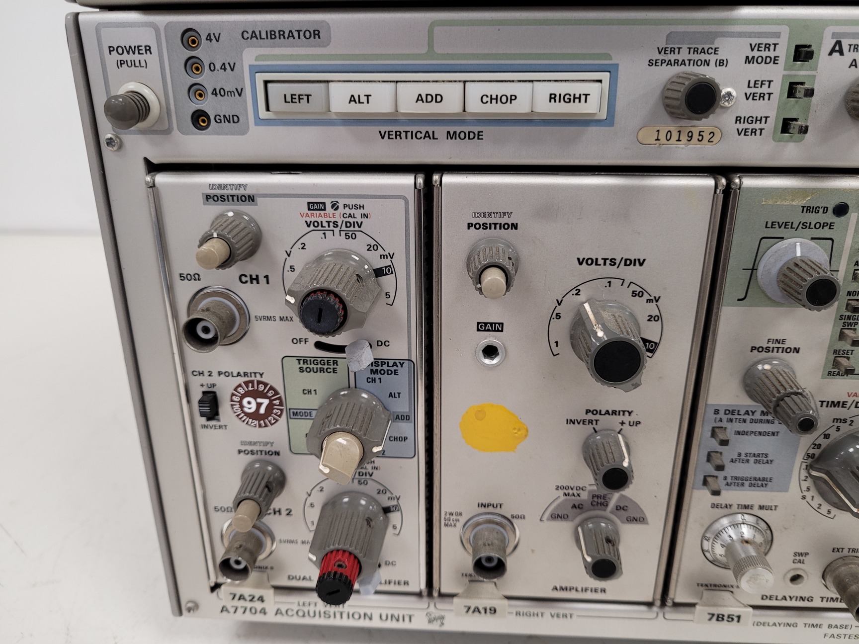 Image of Tektronix 7704 A Oscilloscope System Lab