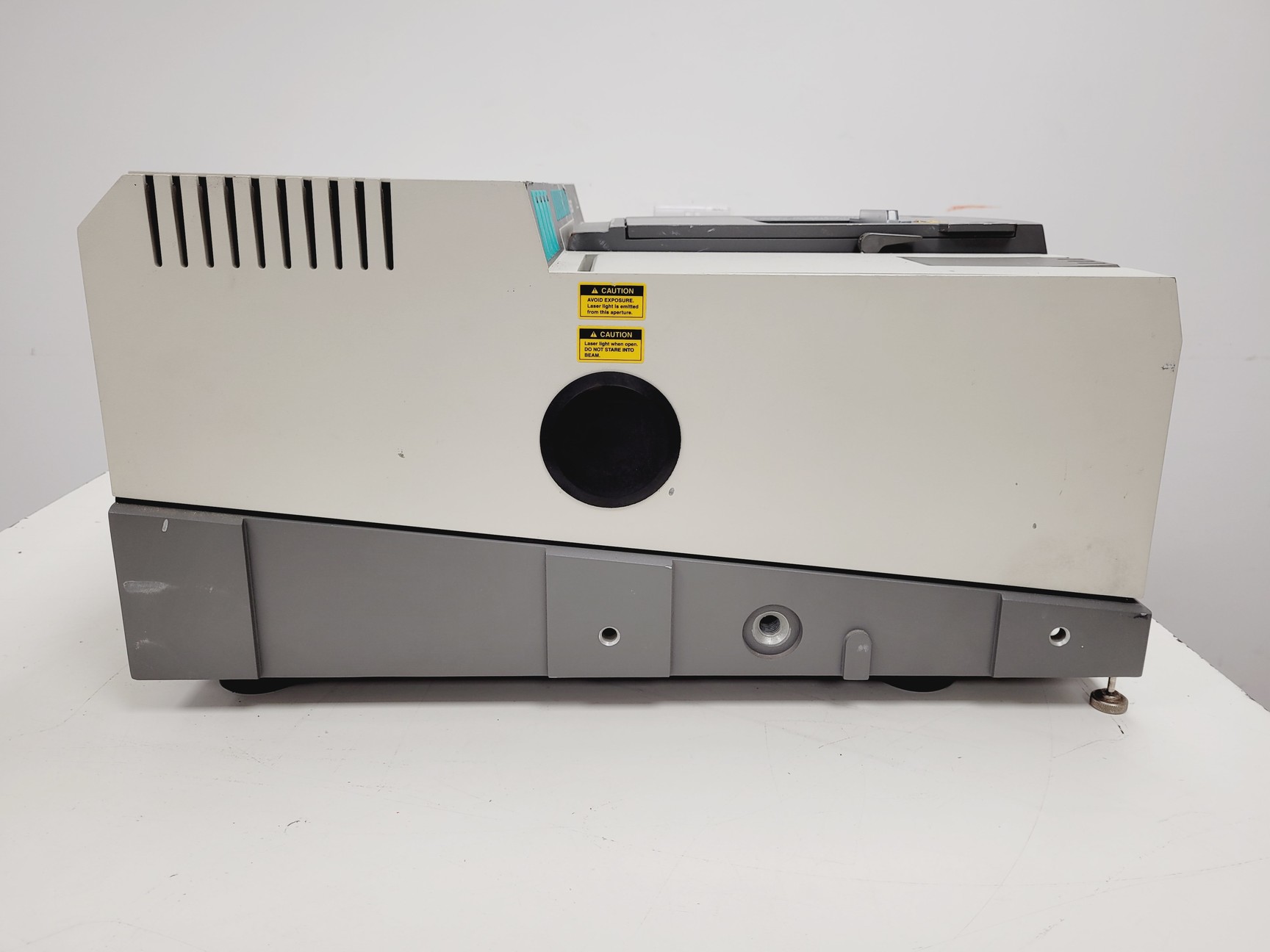 Image of Nicolet Magna-IR 560 Spectrophotometer lab