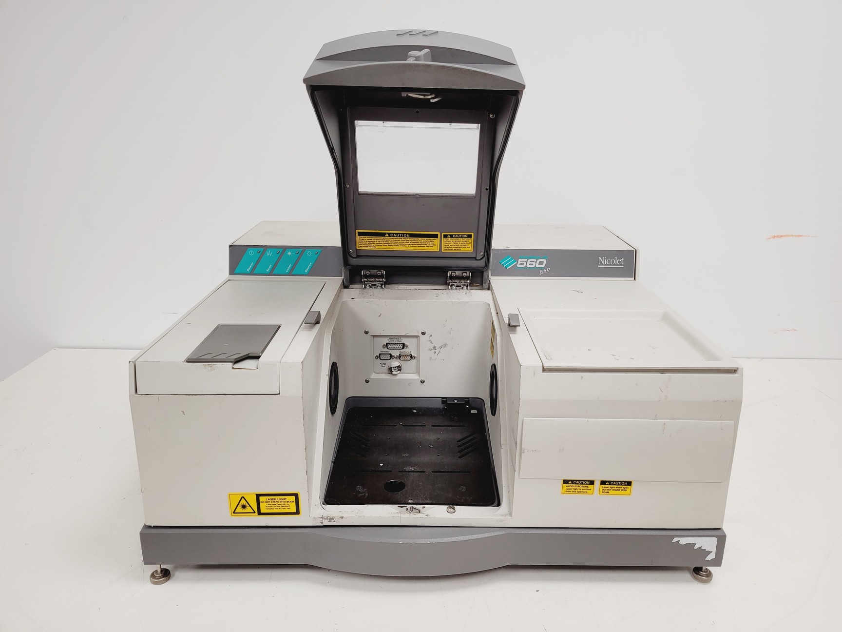 Image of Nicolet Magna-IR 560 Spectrophotometer lab