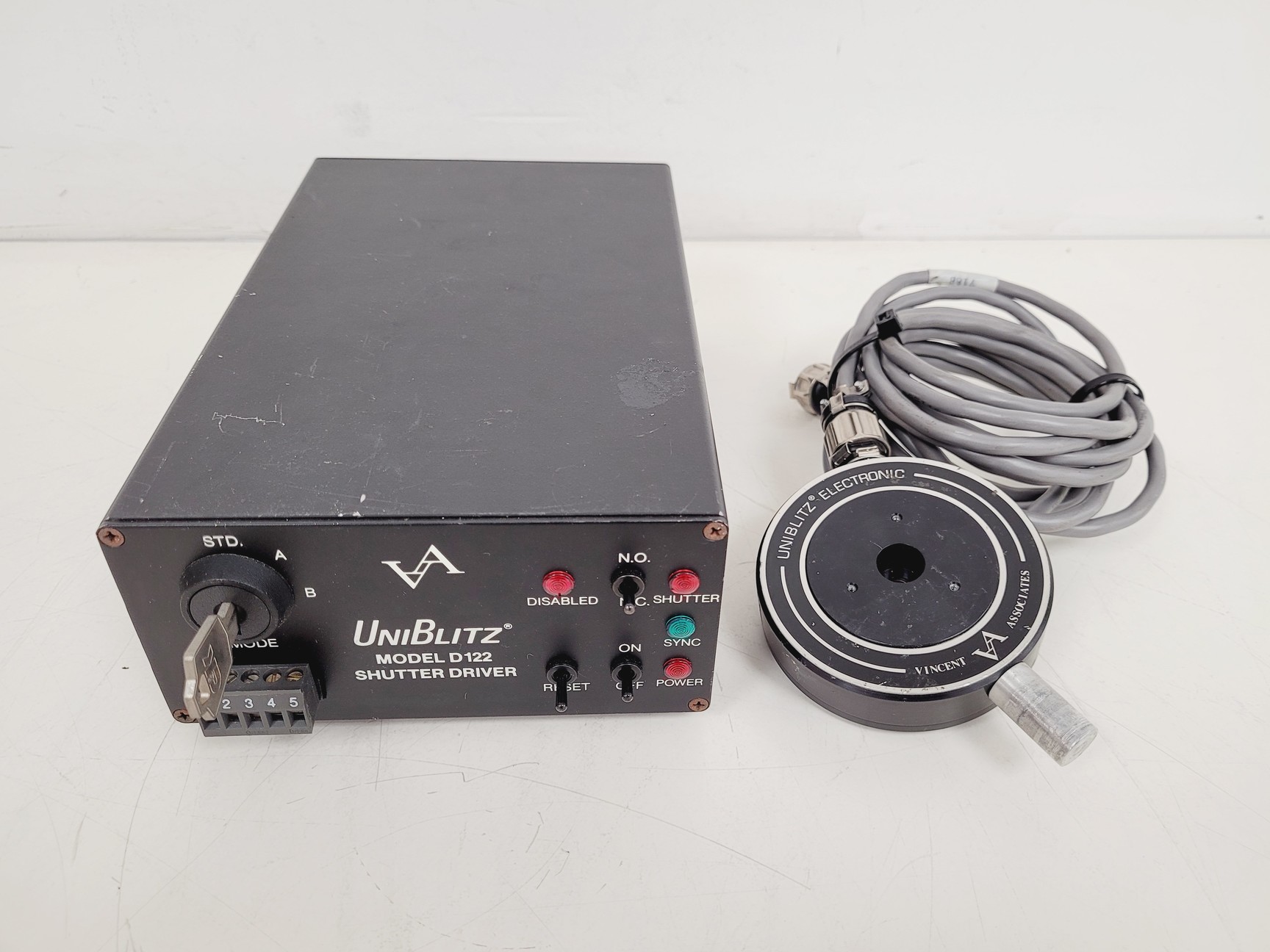 Image of UniBlitz Shutter Driver & 3 x LS6T2 Shutters Model D122 Lab