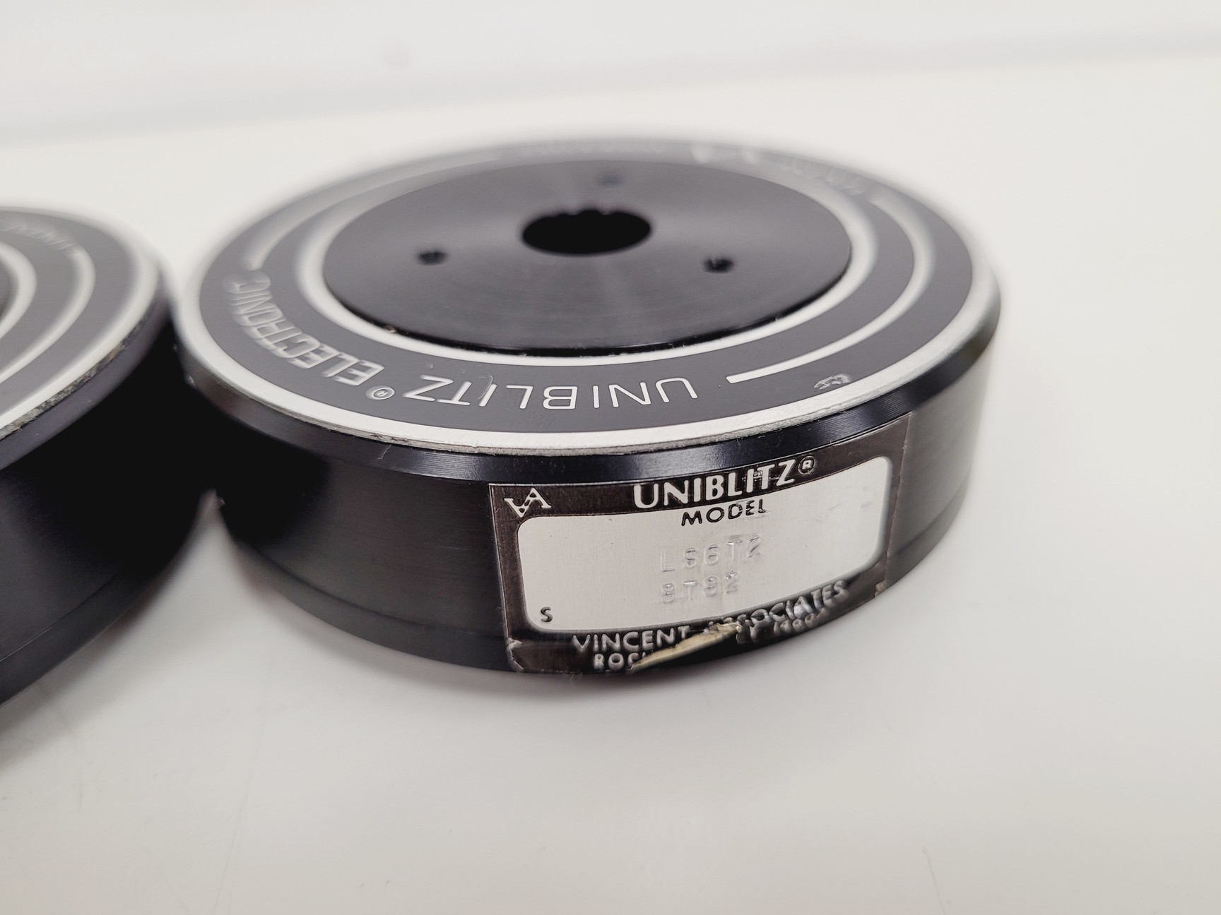 Image of UniBlitz Shutter Driver & 3 x LS6T2 Shutters Model D122 Lab