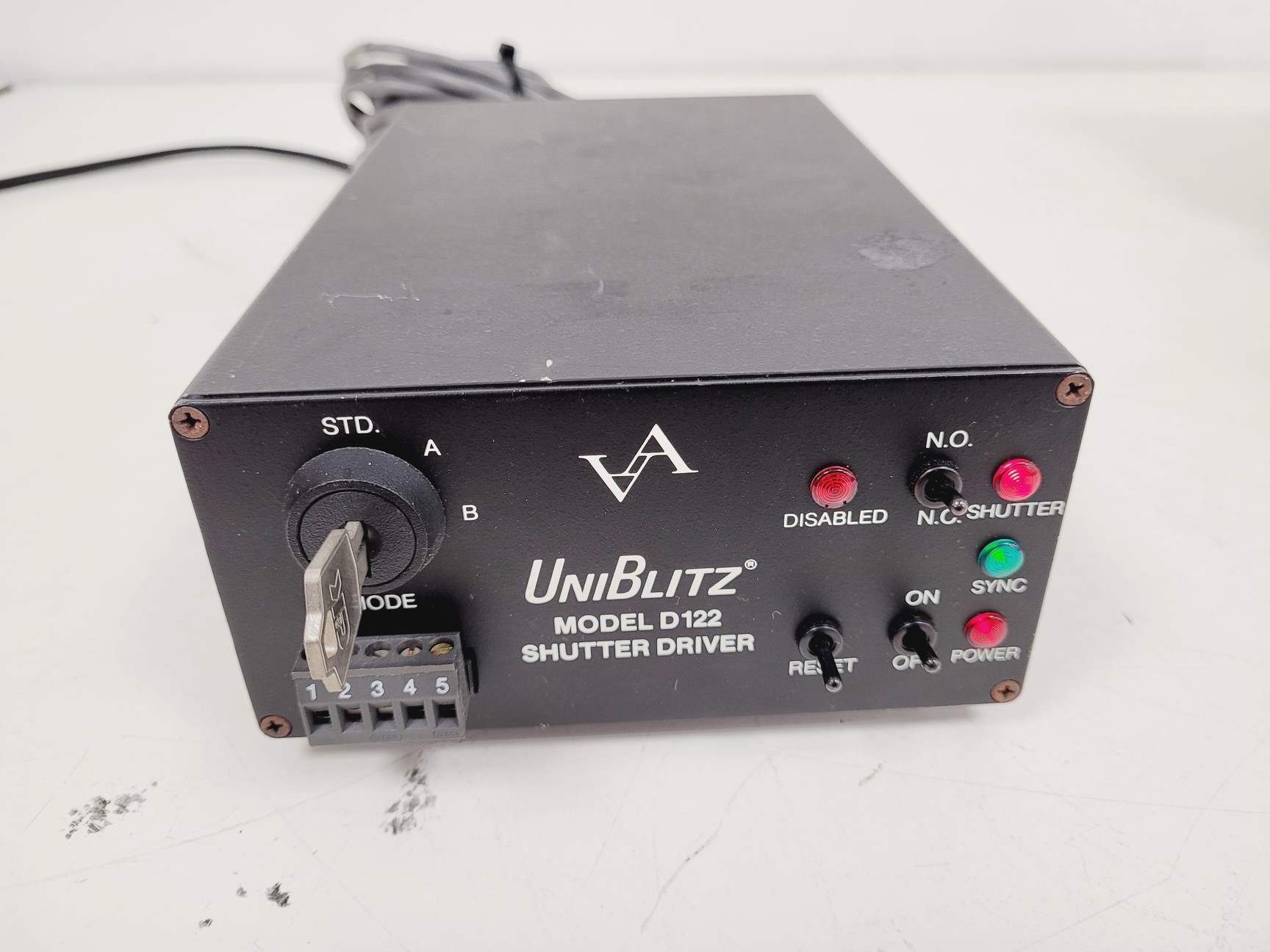 Image of UniBlitz Shutter Driver & 3 x LS6T2 Shutters Model D122 Lab
