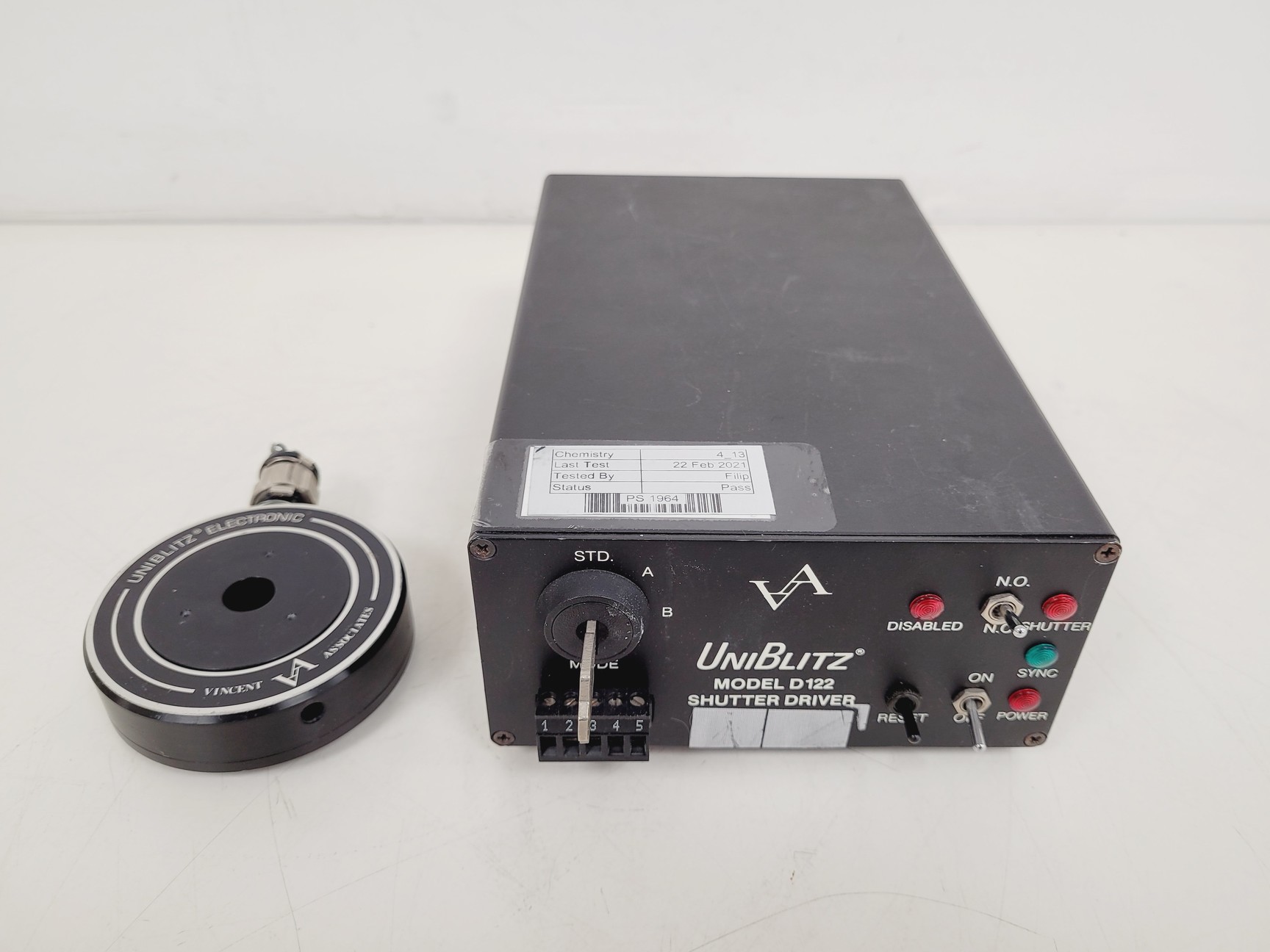 Image of UniBlitz Shutter Driver Mod LS6T2 & Shutter Model D122 Lab