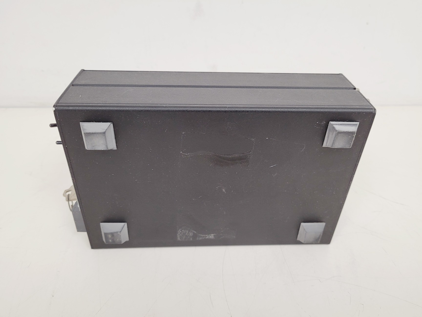 Image of UniBlitz Shutter Driver LS6T2 & Model D122 Shutter  Lab