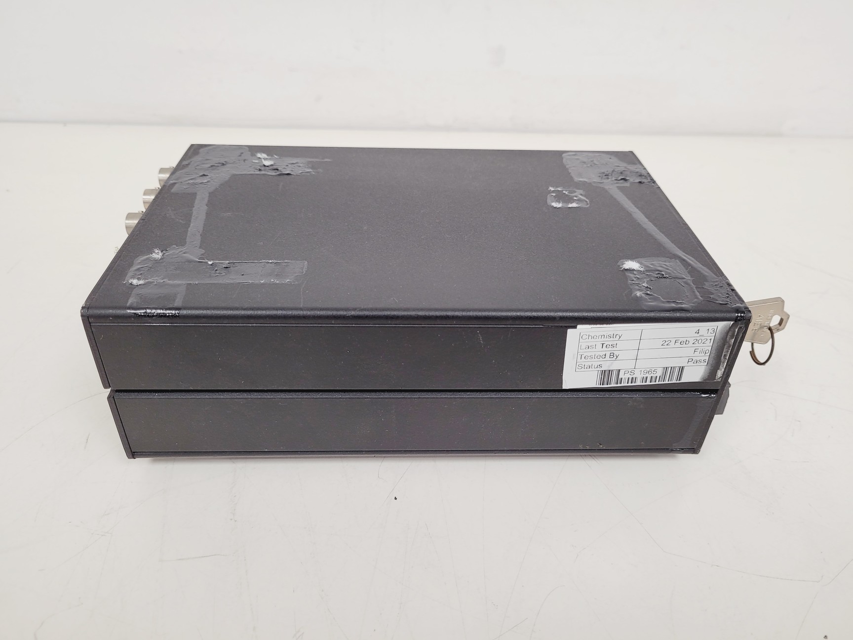 Image of UniBlitz Shutter Driver LS6T2 & Model D122 Shutter  Lab