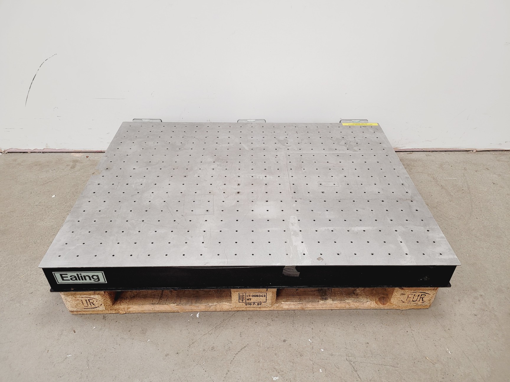 Image of Ealing Optical Bread-Board Table Top L120.5 x W90 x H10cm Lab