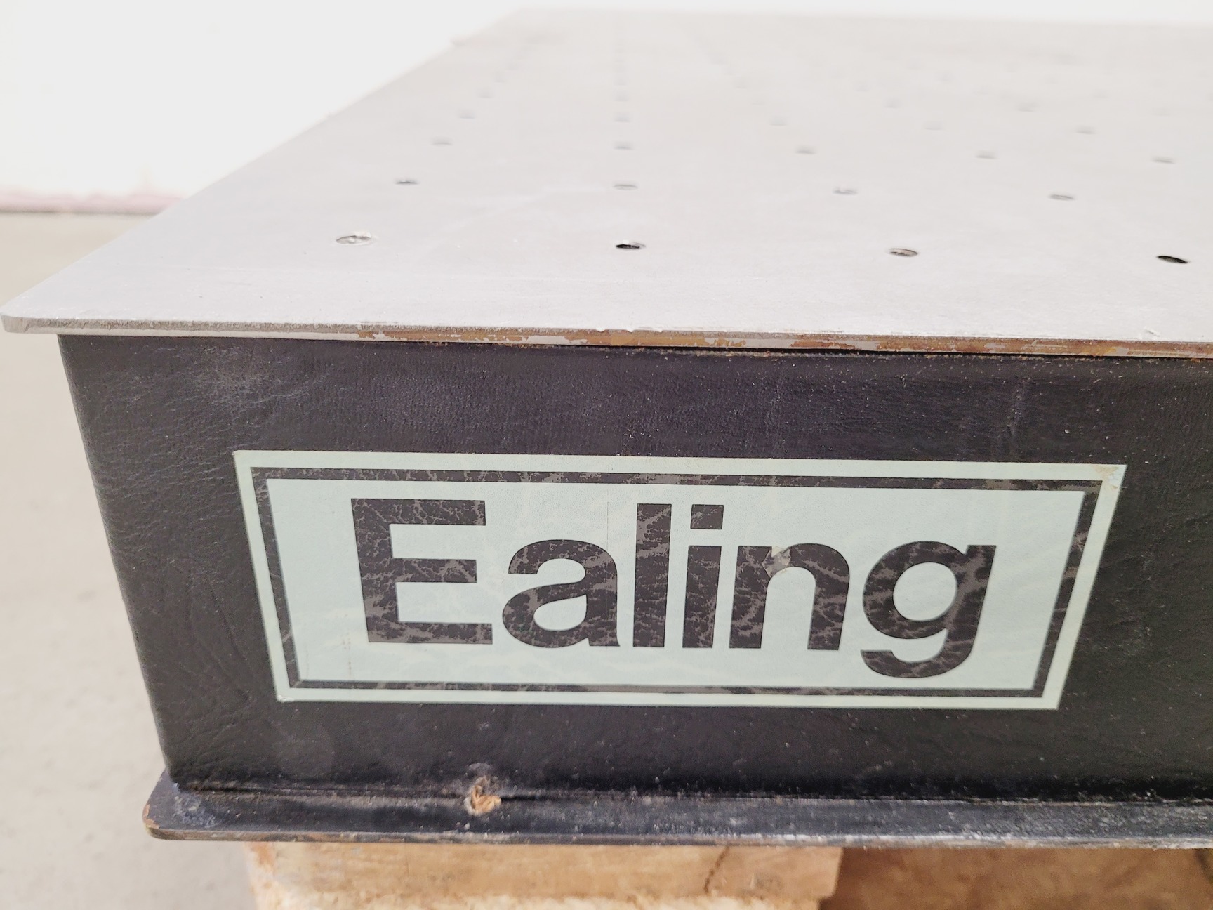 Image of Ealing Optical Bread-Board Table Top L120.5 x W90 x H10cm Lab