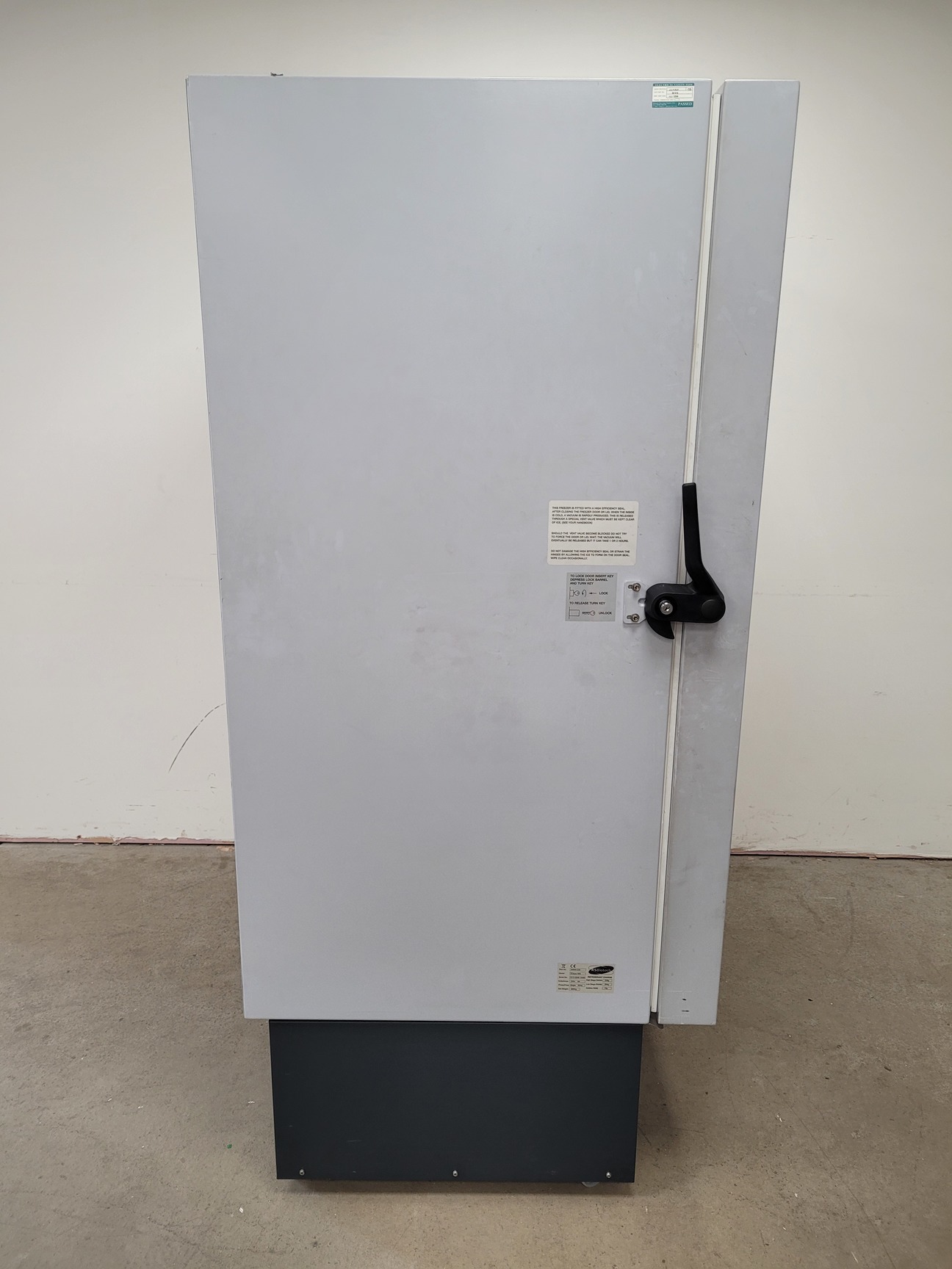 Image of RS Biotech Eclipse 600 Ultra-Low Temperature Freezer Part no. 05600-230 Lab