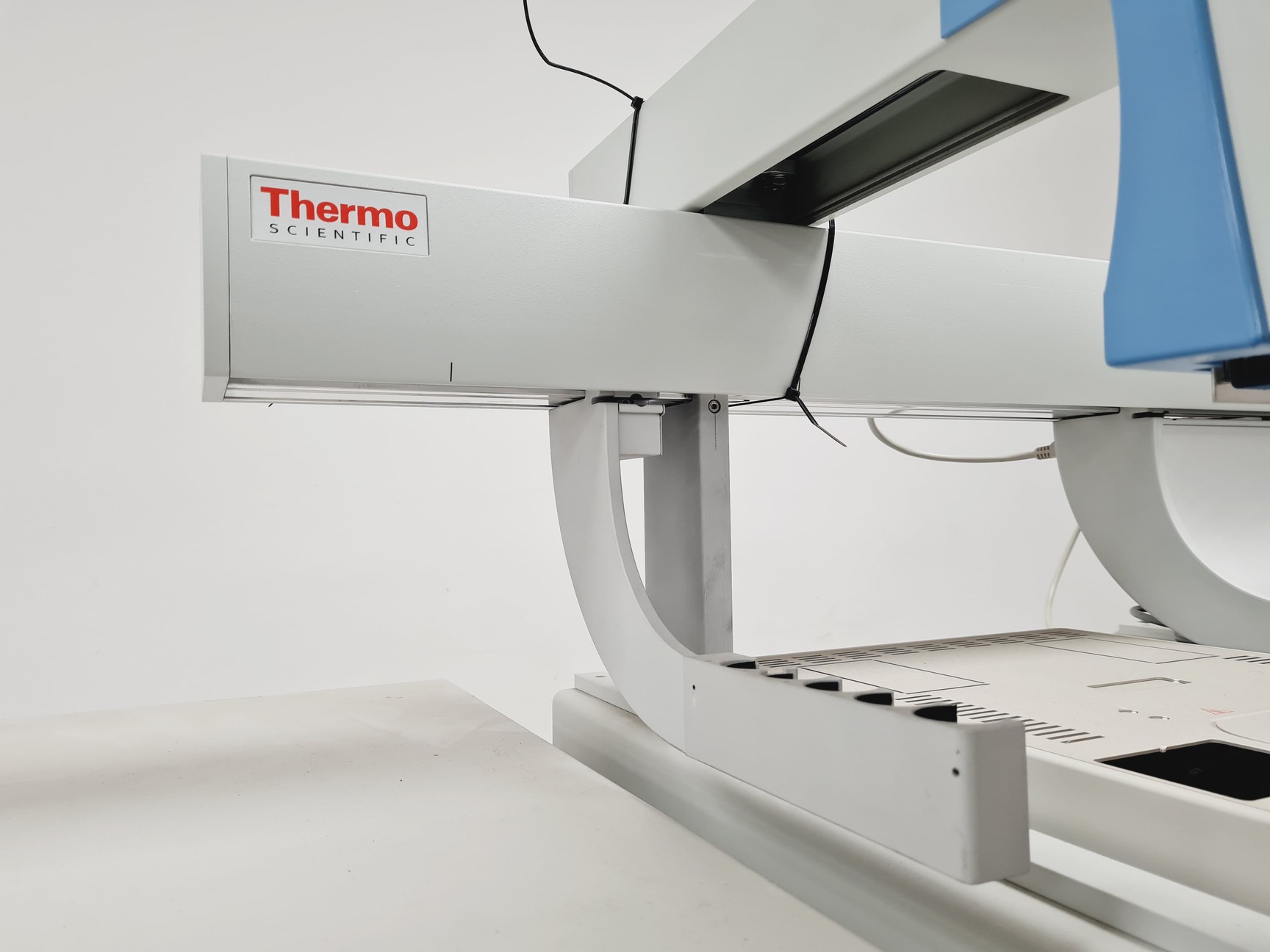 Image of Thermo Scientific Trace GC Ultra w/ DSQ II Mass Spectromete TriPlus Autosampler