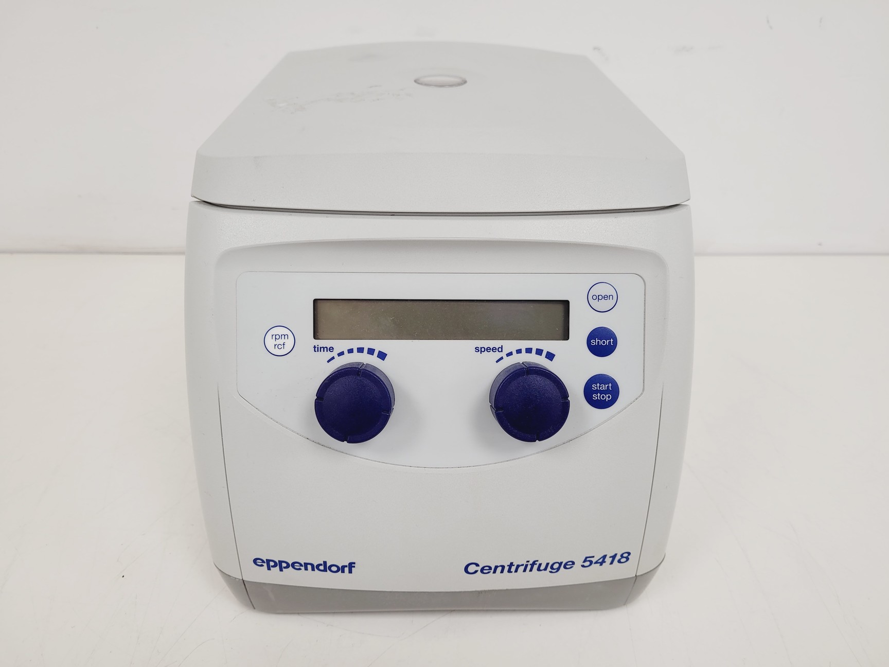 Image of Eppendorf Benchtop Centrifuge Model - 5418 + 14000rpm Rotor  FA-45-18-11 Lab