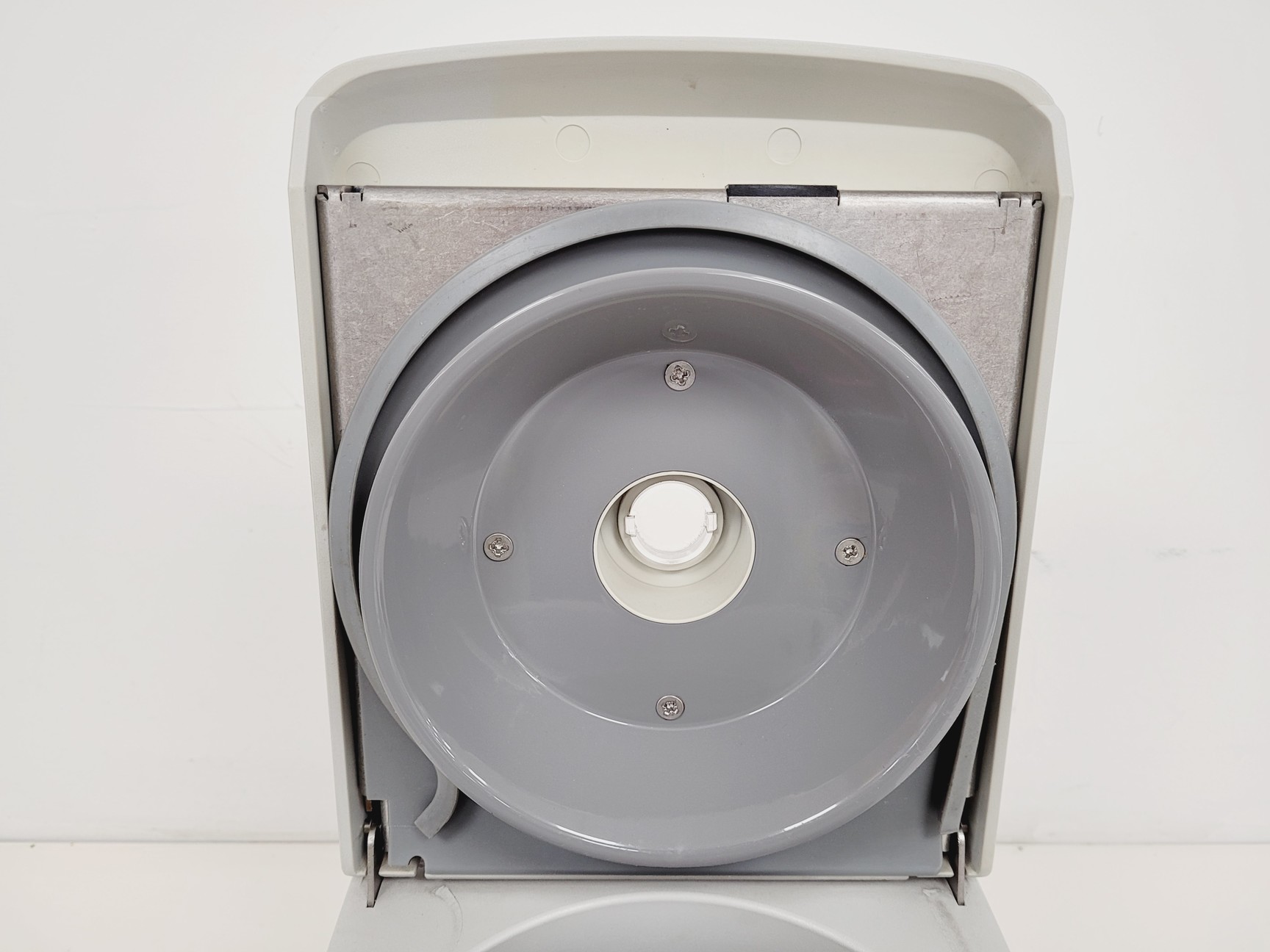 Image of Eppendorf Benchtop Centrifuge Model - 5418 + 14000rpm Rotor  FA-45-18-11 Lab