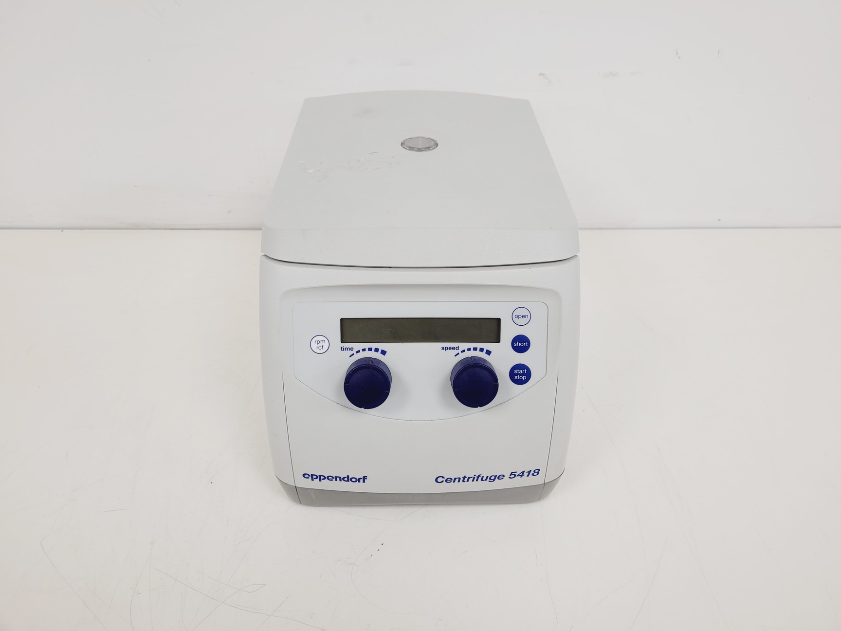 Image of Eppendorf Benchtop Centrifuge Model - 5418 + 14000rpm Rotor  FA-45-18-11 Lab