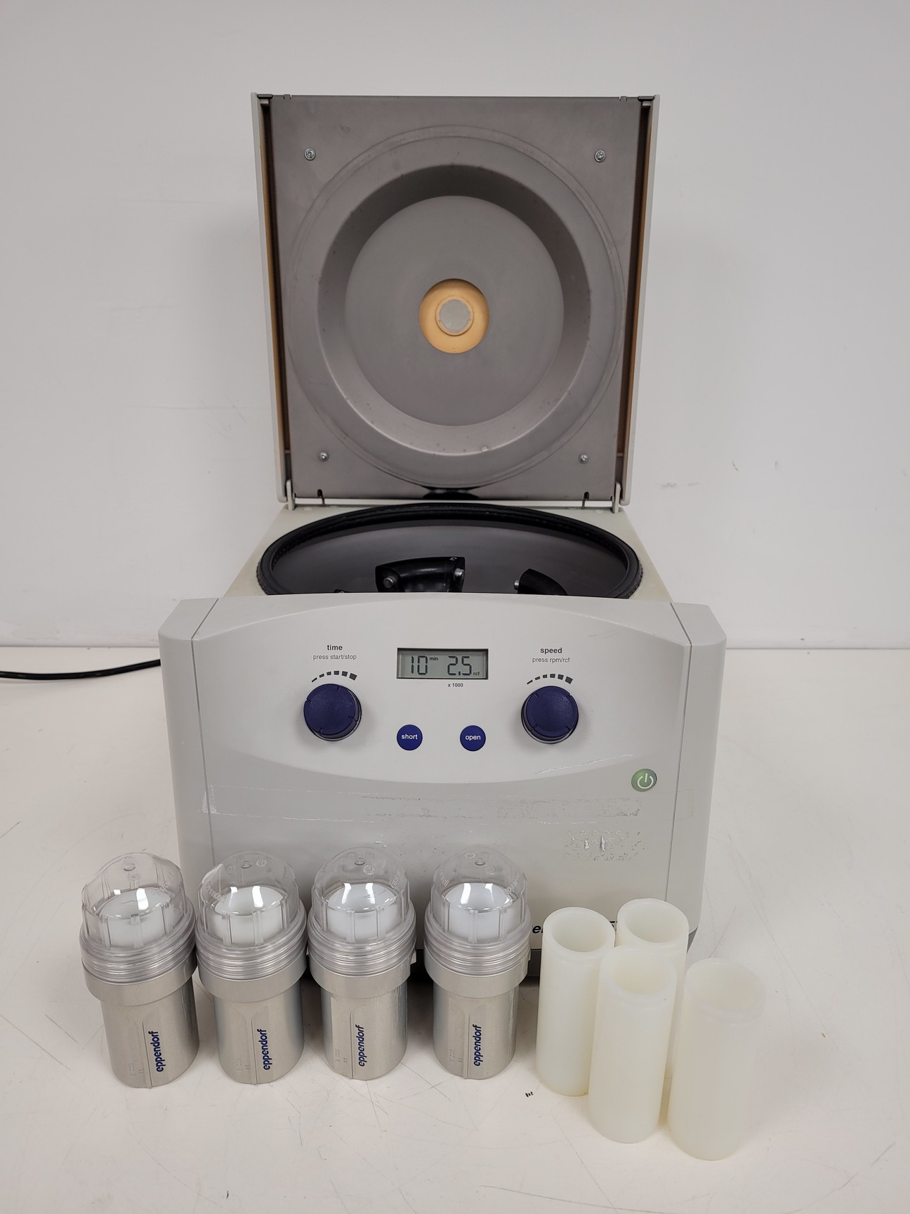 Image of Eppendorf Benchtop Centrifuge - 5702 + 4400RPM 5702/R A-4-38 Bucket Rotor Lab