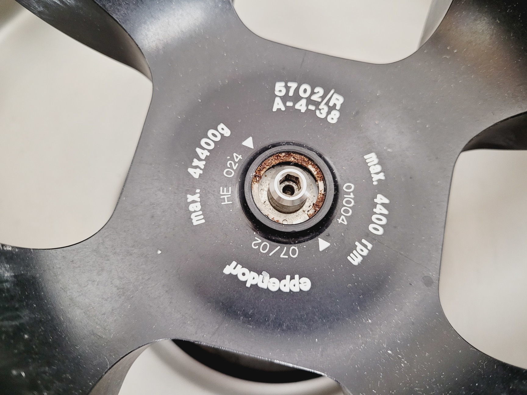 Image of Eppendorf Benchtop Centrifuge - 5702 + 4400RPM 5702/R A-4-38 Bucket Rotor Lab