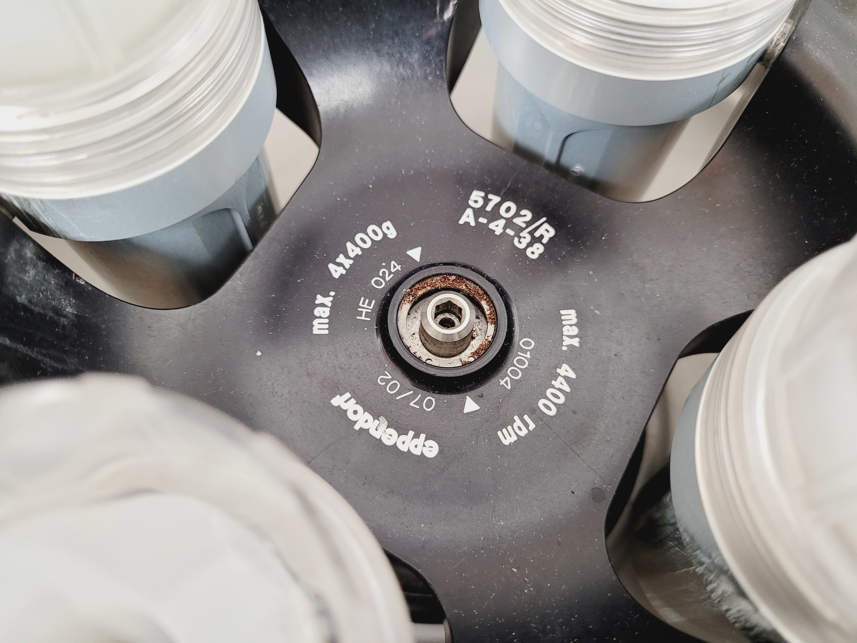 Image of Eppendorf Benchtop Centrifuge - 5702 + 4400RPM 5702/R A-4-38 Bucket Rotor Lab