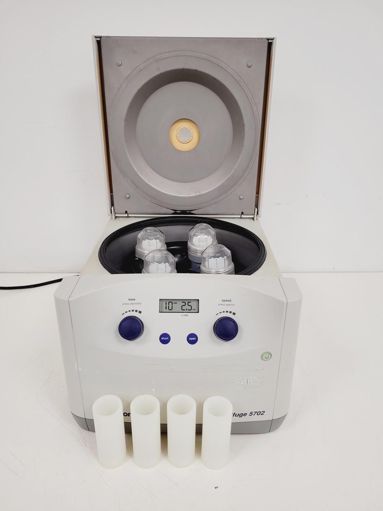 Image of Eppendorf Benchtop Centrifuge - 5702 + 4400RPM 5702/R A-4-38 Bucket Rotor Lab