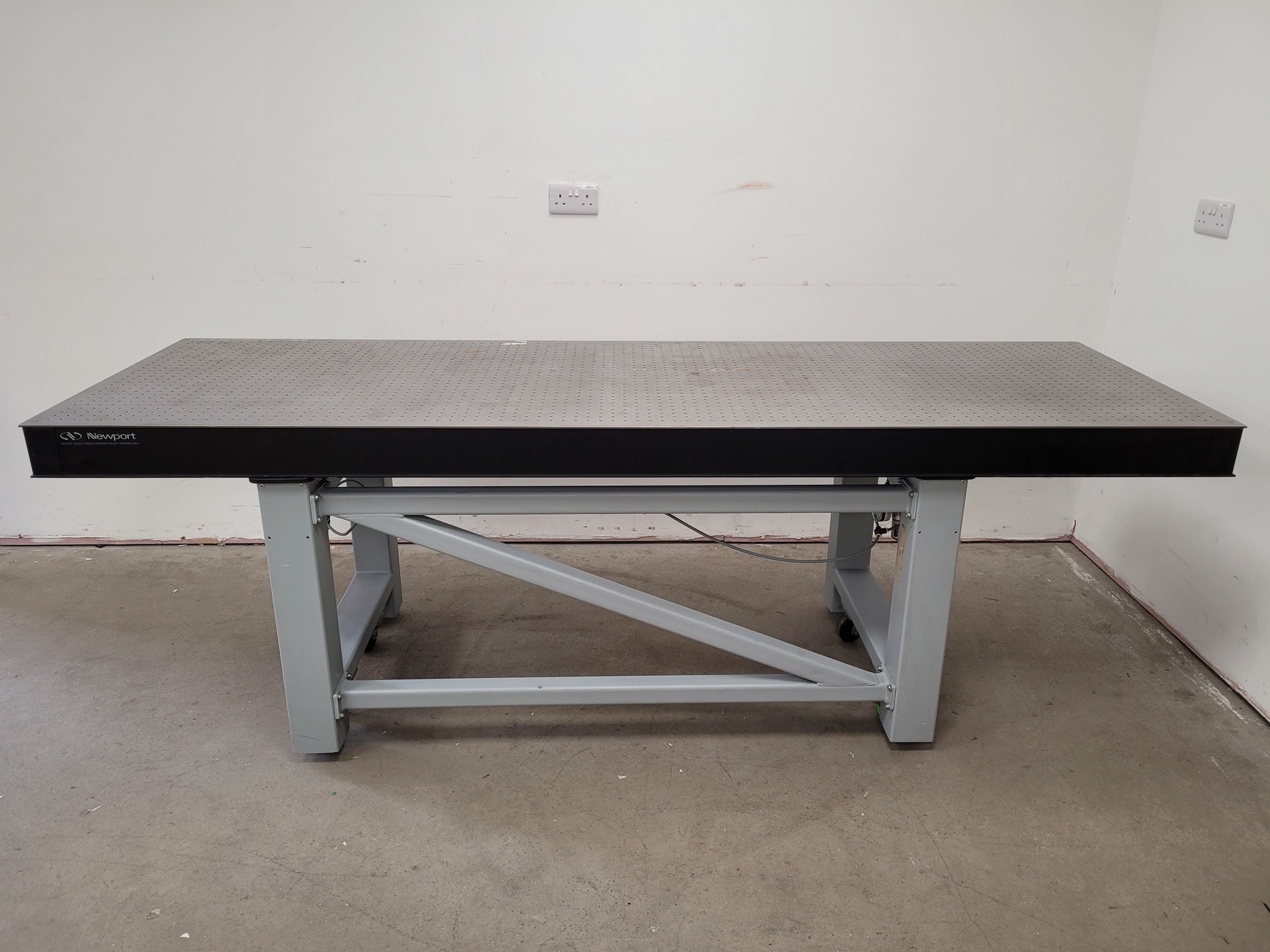 Image of Newport Optics Table  Model - VW-3060-OPT 991040 -  L241 x W76 x H81cm Lab