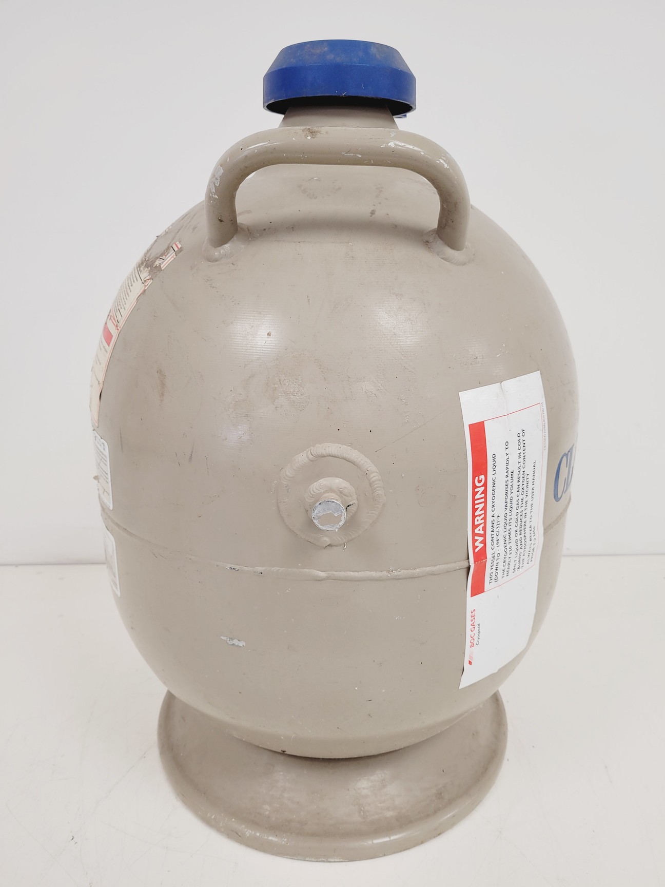 Image of Taylor Wharton Classic Liquid Nitrogen Tank 25LP Lab