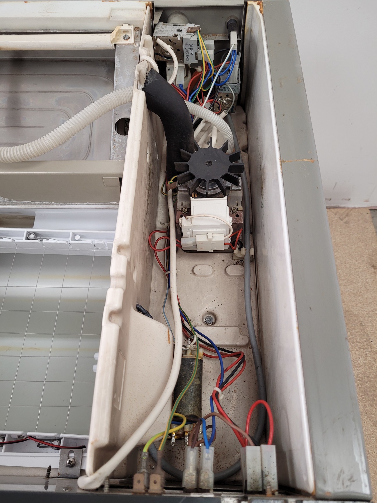 Image of Ignis Blizzard 20 Ice Maker Machine Model no. AGH 326/IG Lab