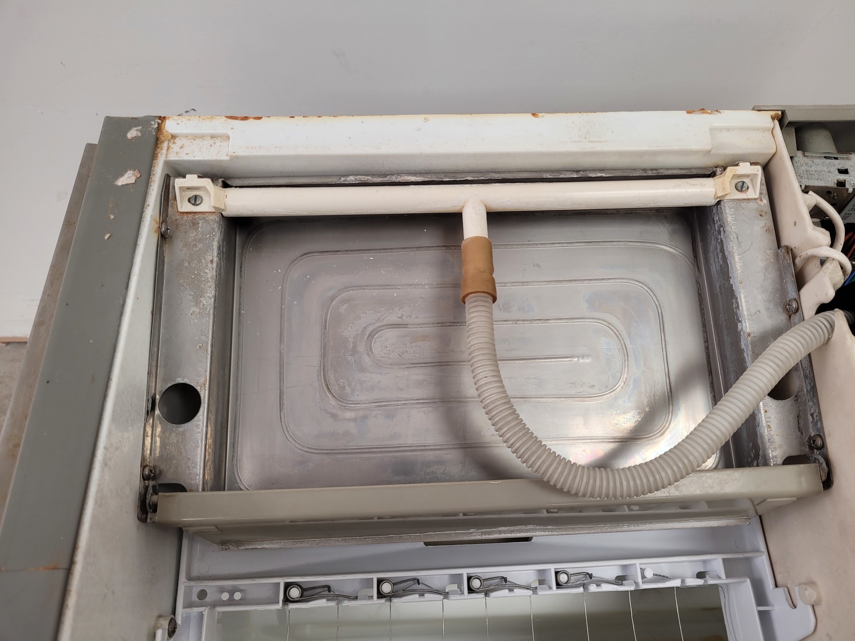 Image of Ignis Blizzard 20 Ice Maker Machine Model no. AGH 326/IG Lab