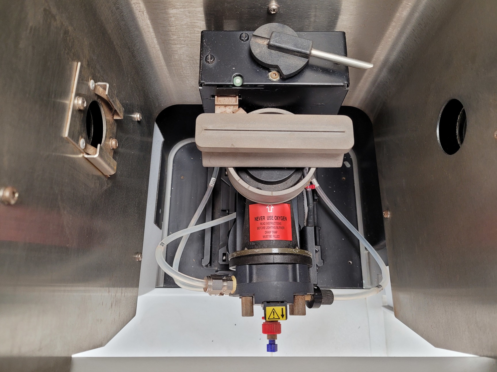 Image of Perkin Elmer AAnalyst 200 Atomic Absorption Spectrometer