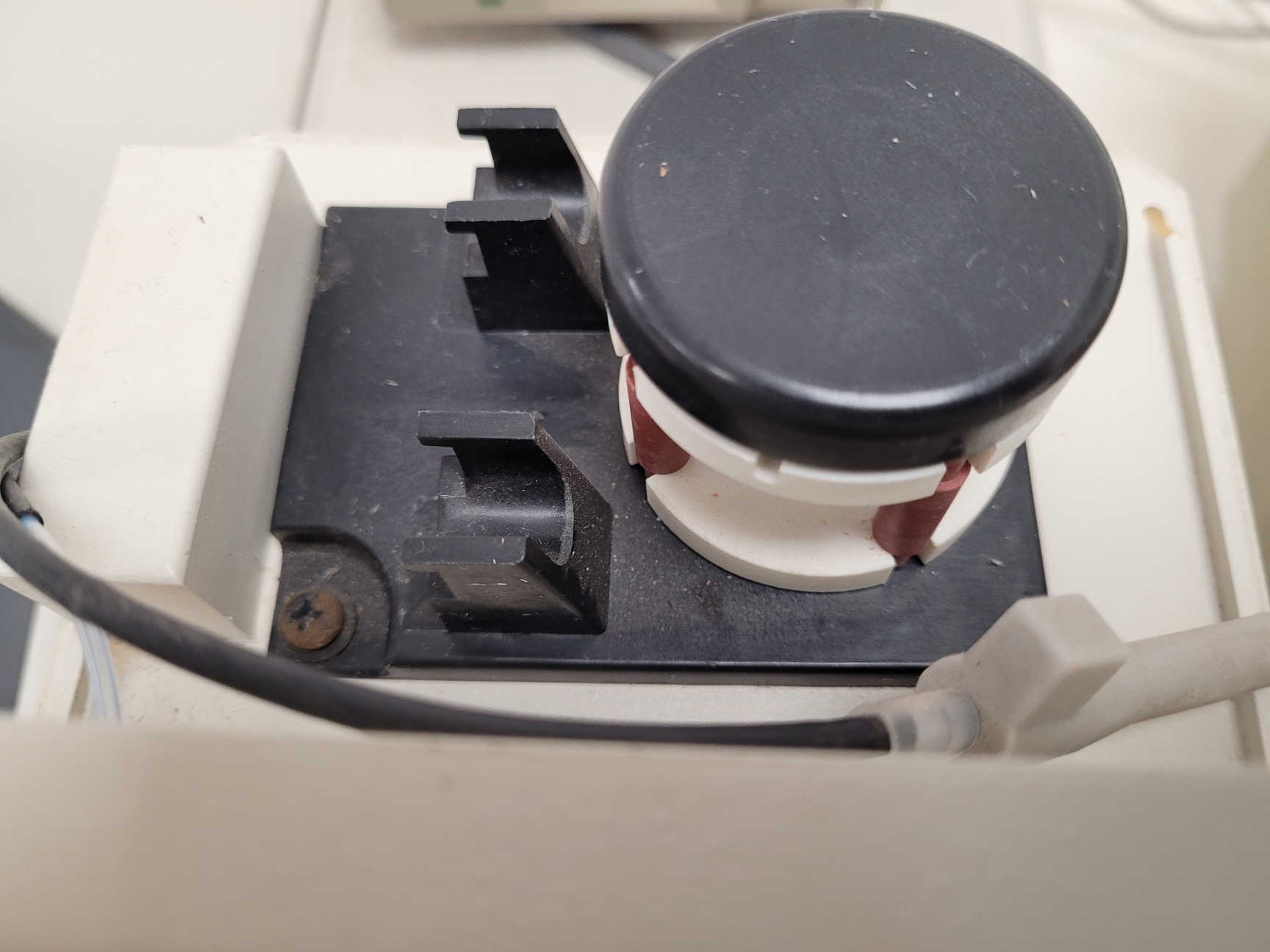 Image of Beckman DU 640 UV/VIS Spectrophotometer Lab