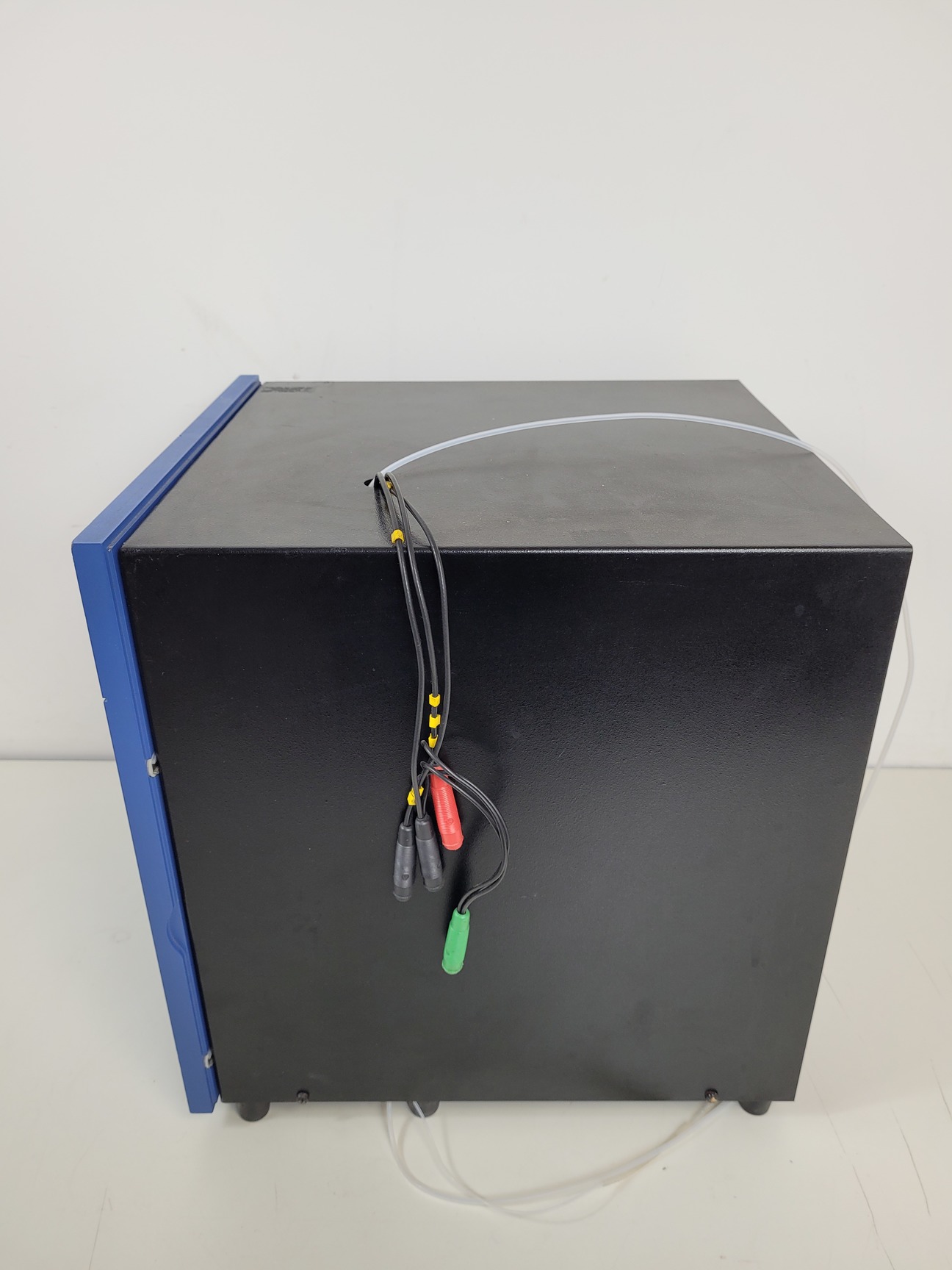 Image of Eco Chemie AutoLab SPR Biosensor Instrument with Accessories Lab