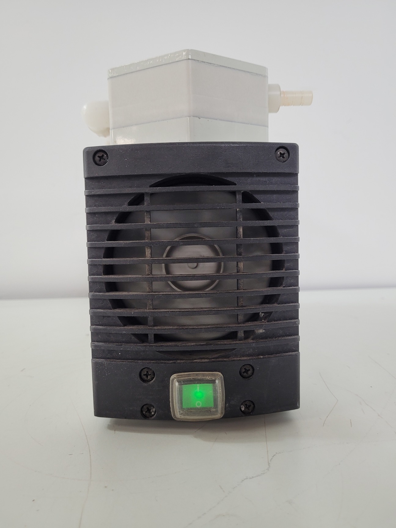 Image of Leybold DIVAC 2.2L Diaphragm Vacuum Pump Lab